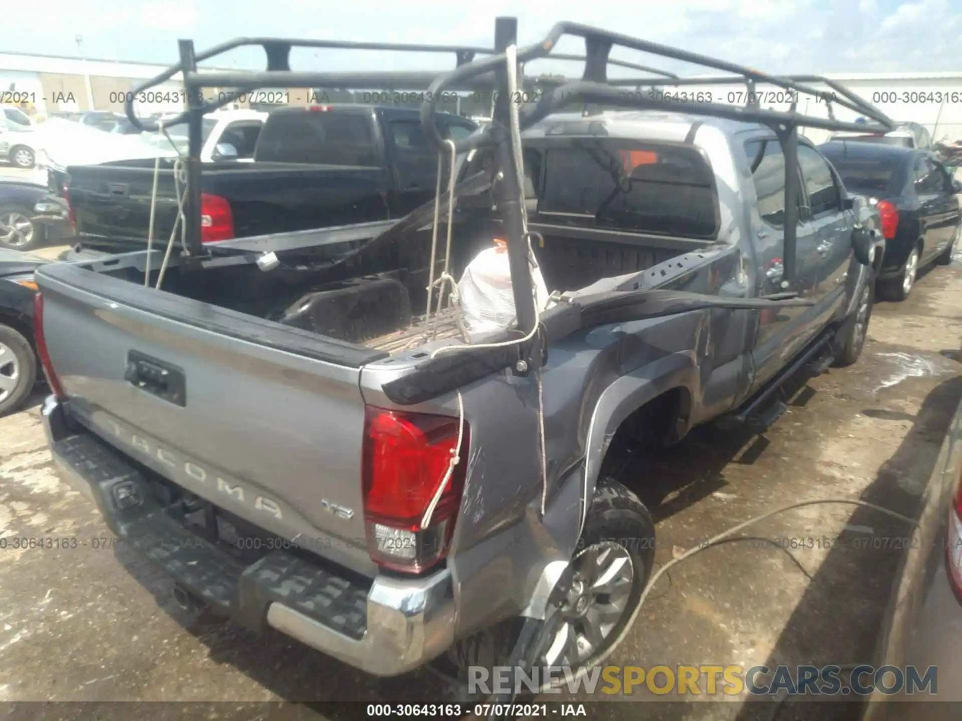 4 Фотография поврежденного автомобиля 5TFBZ5DN6KX004677 TOYOTA TACOMA 2WD 2019