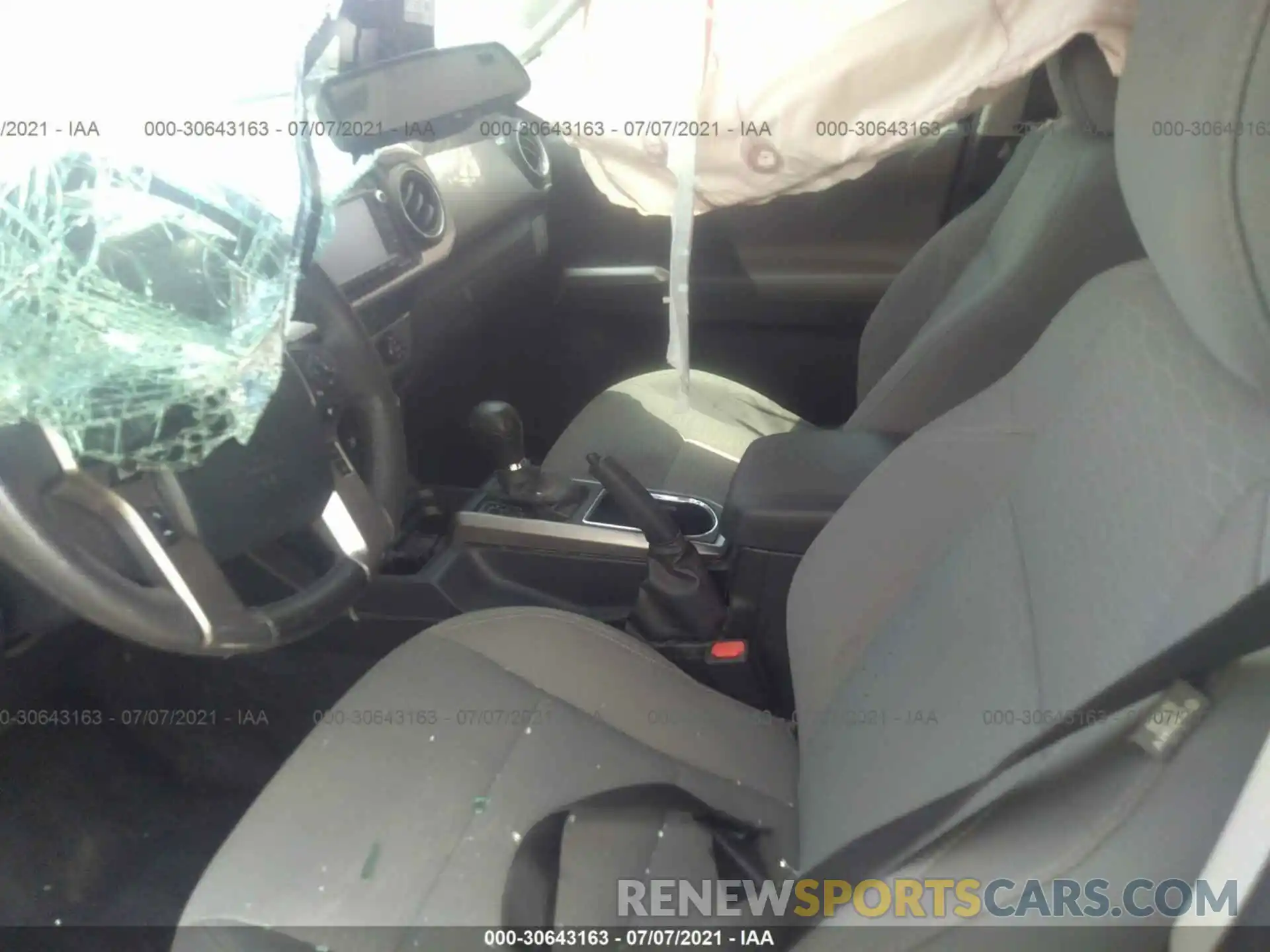 5 Photograph of a damaged car 5TFBZ5DN6KX004677 TOYOTA TACOMA 2WD 2019