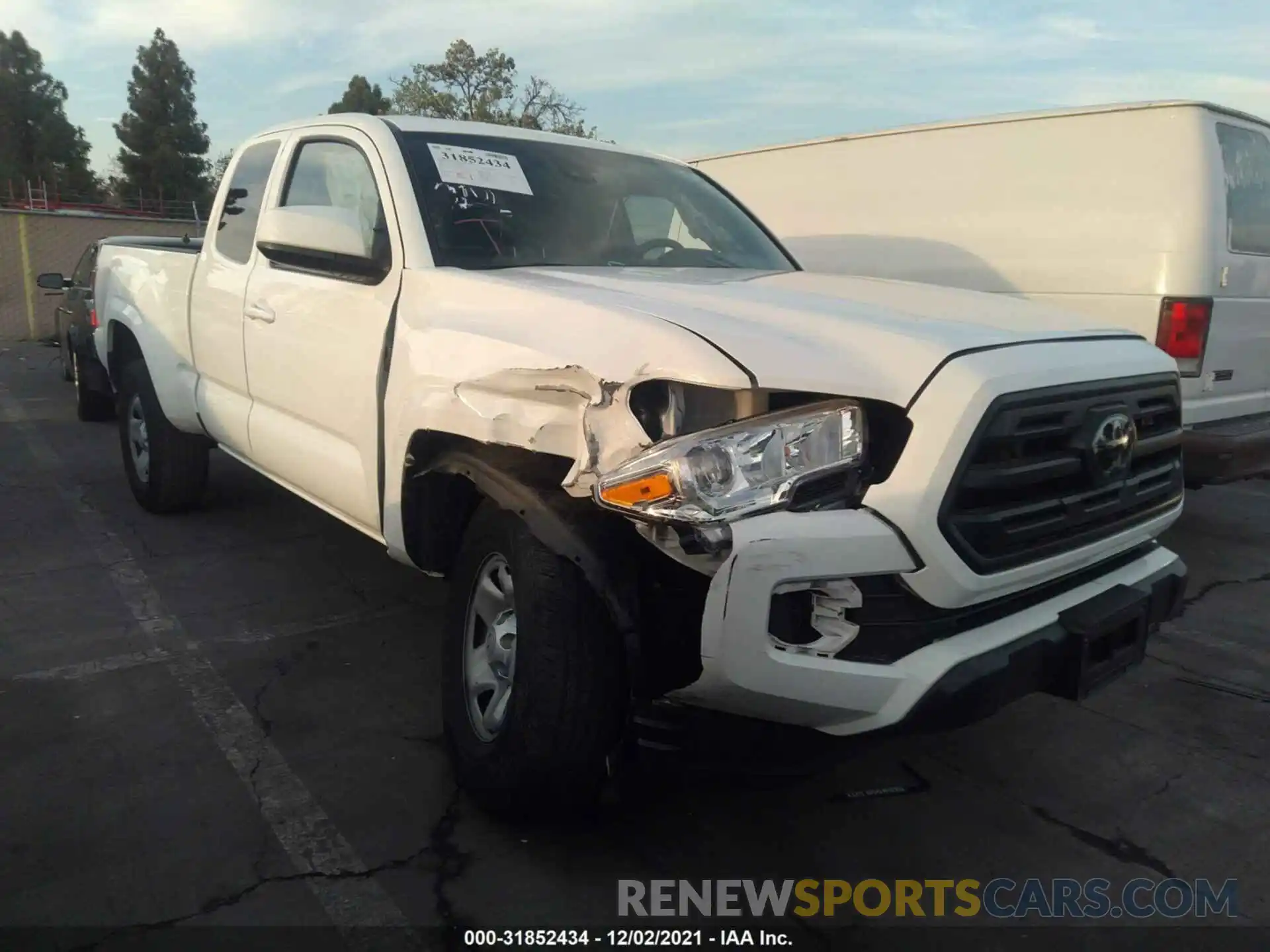 1 Photograph of a damaged car 5TFRX5GN0KX141114 TOYOTA TACOMA 2WD 2019