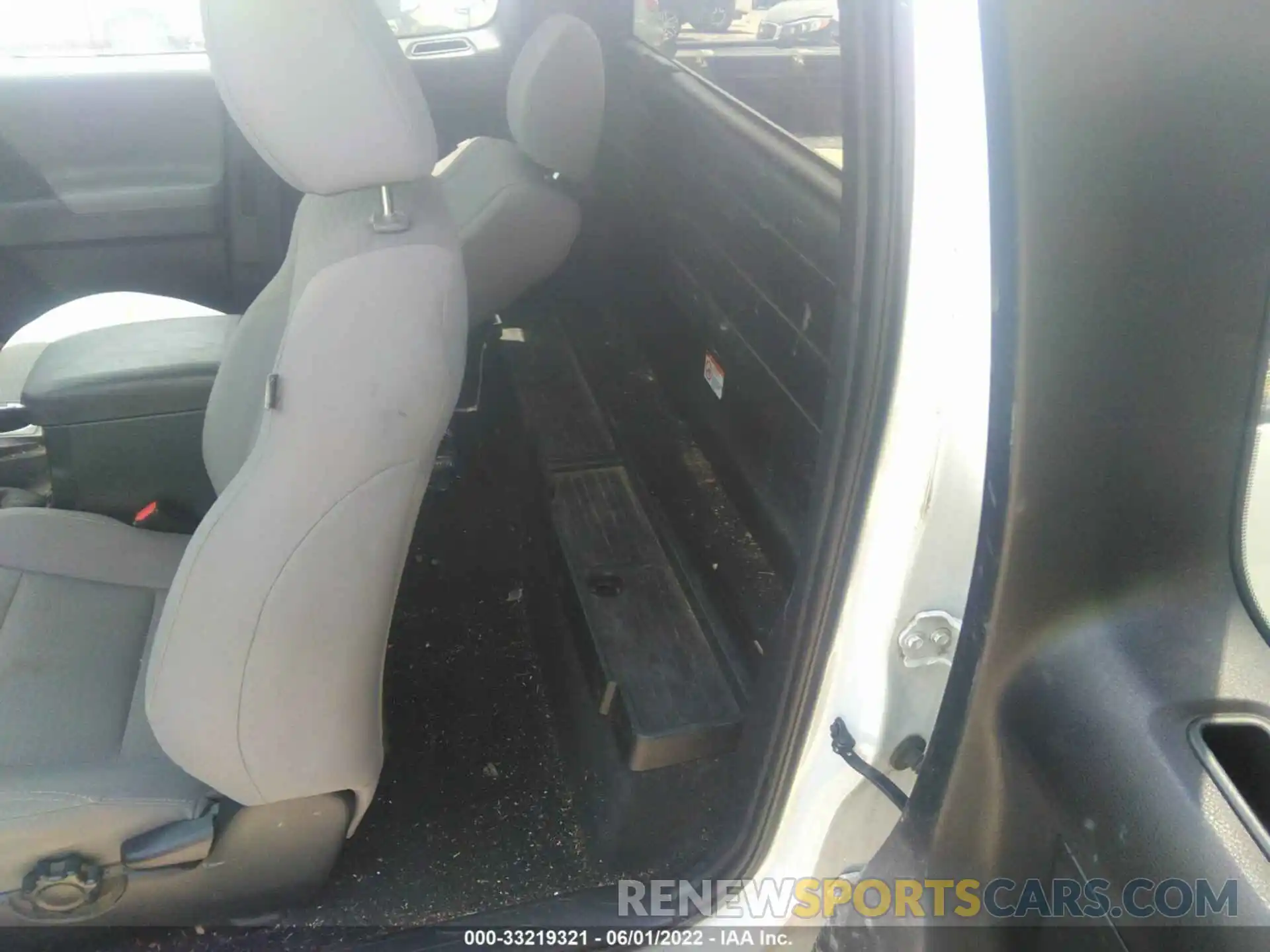 8 Photograph of a damaged car 5TFRX5GN0KX143641 TOYOTA TACOMA 2WD 2019