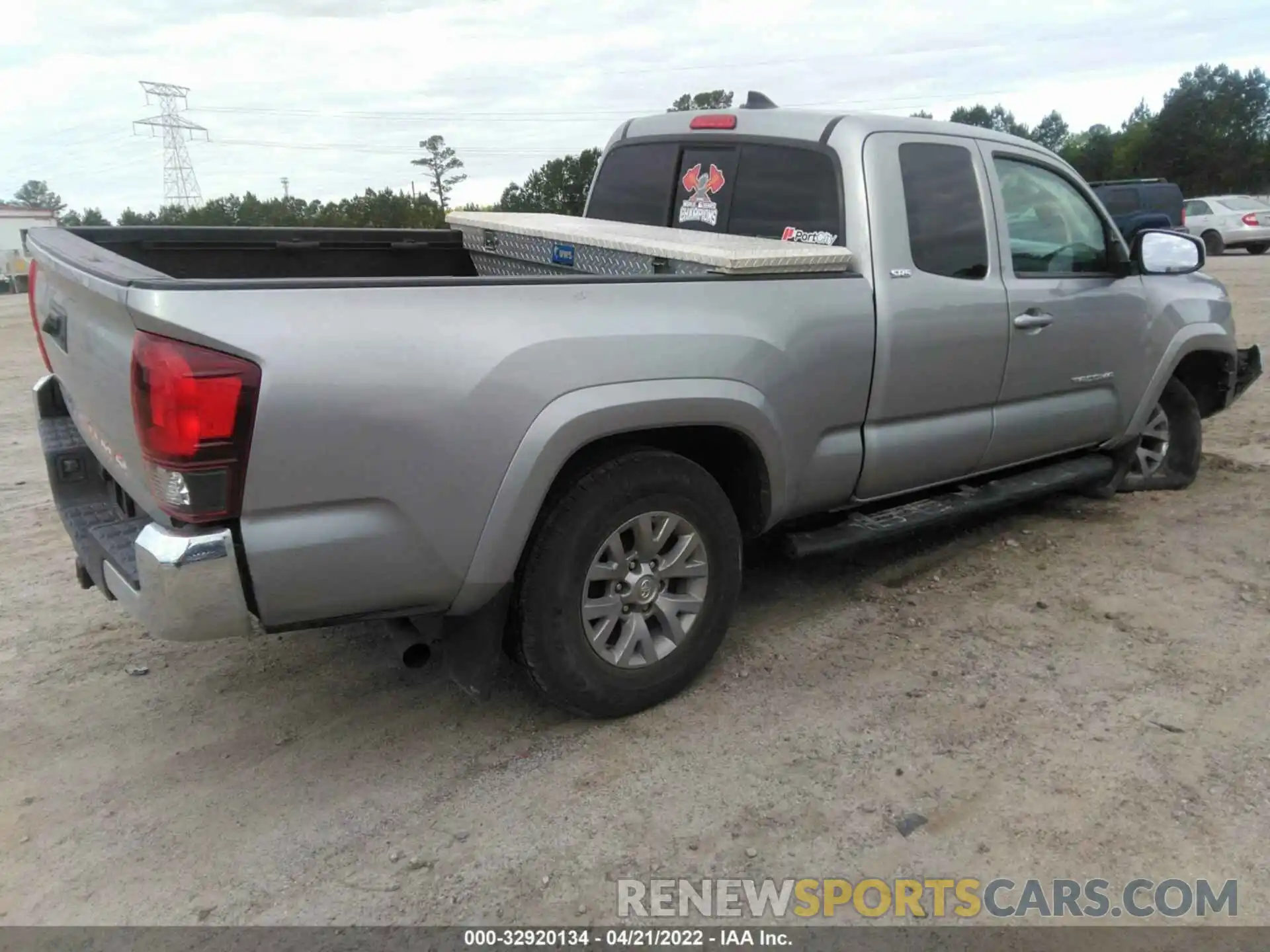 4 Фотография поврежденного автомобиля 5TFRX5GN0KX153621 TOYOTA TACOMA 2WD 2019