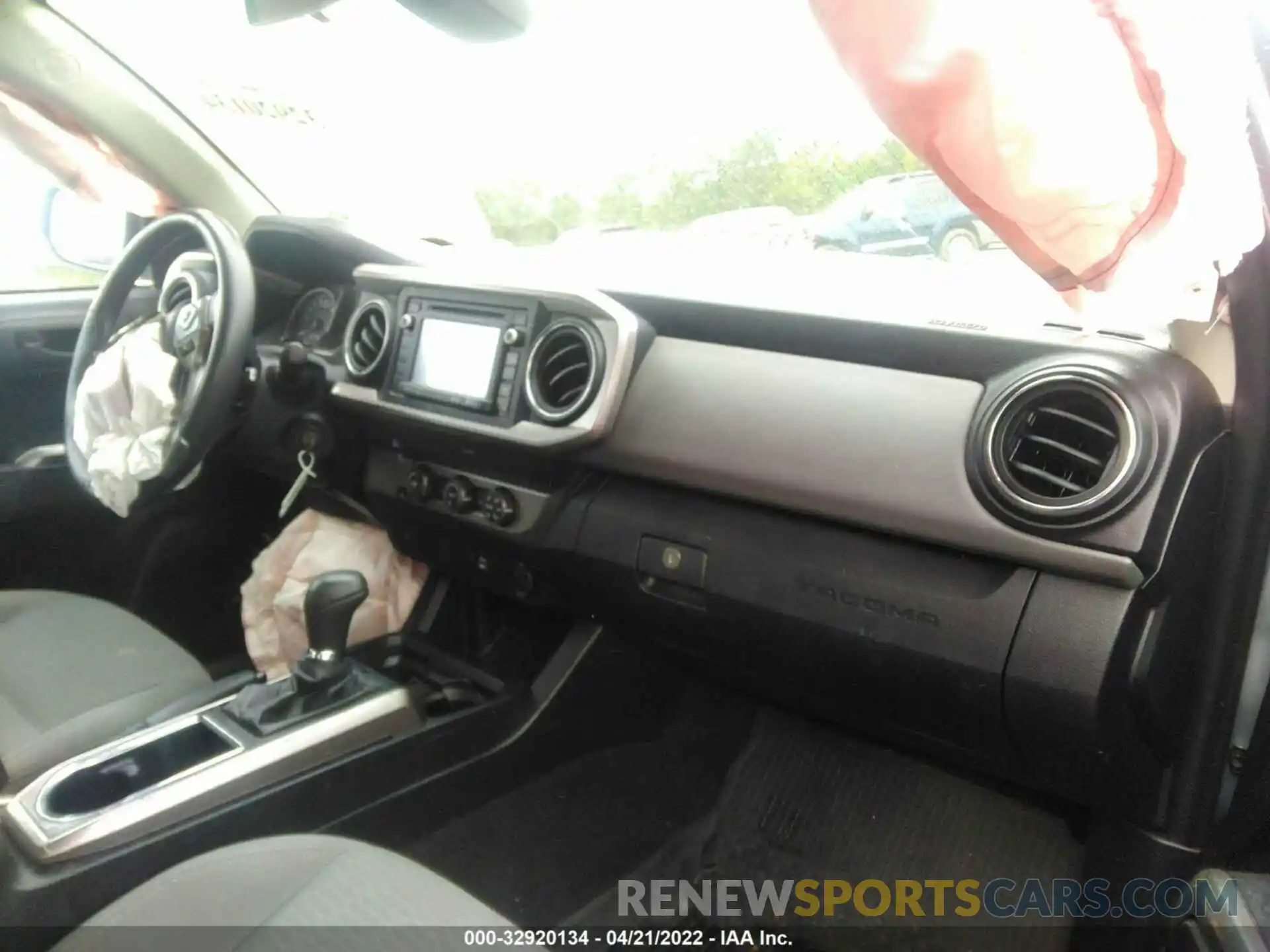 5 Photograph of a damaged car 5TFRX5GN0KX153621 TOYOTA TACOMA 2WD 2019