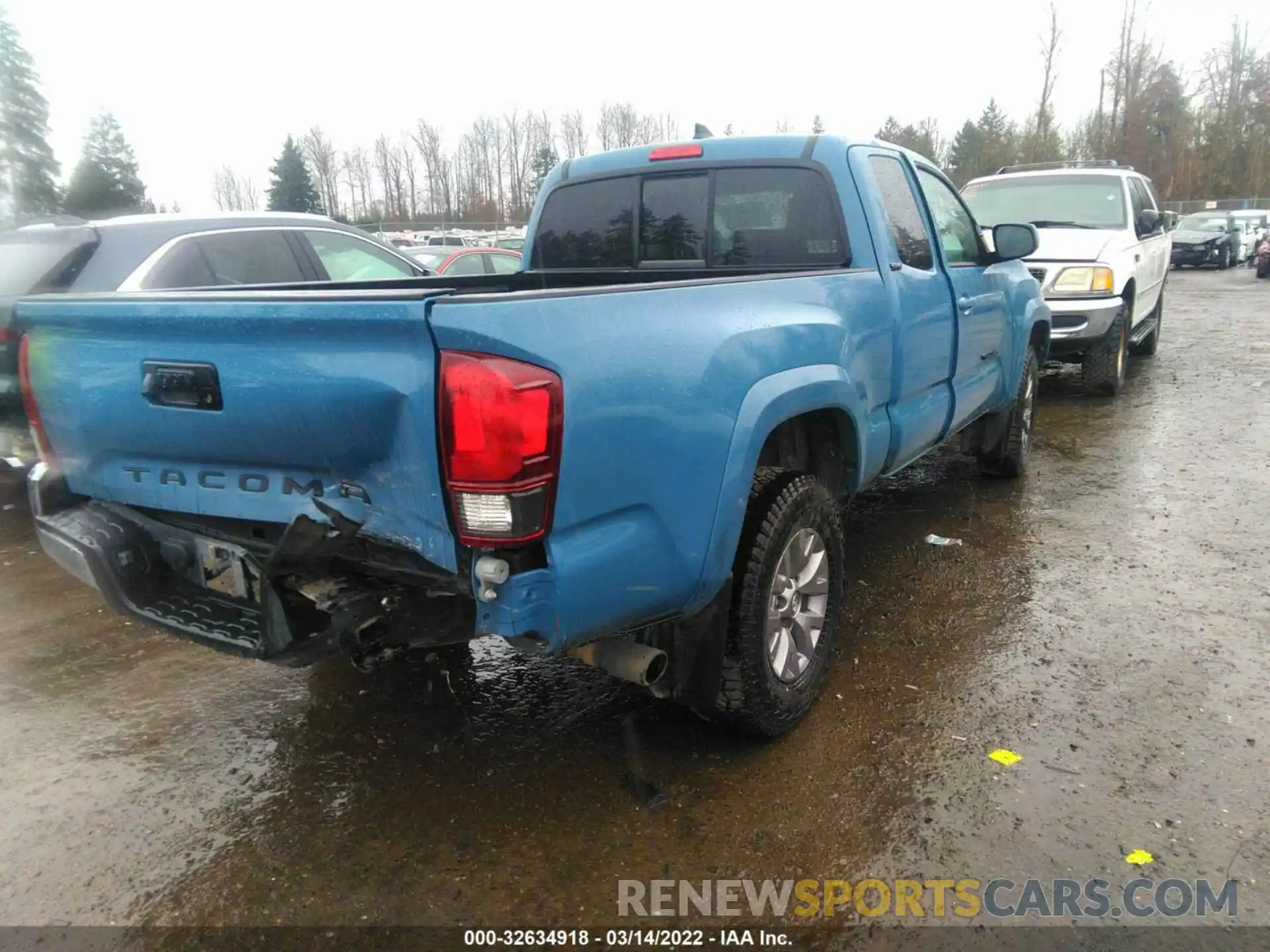 4 Photograph of a damaged car 5TFRX5GN1KX150243 TOYOTA TACOMA 2WD 2019