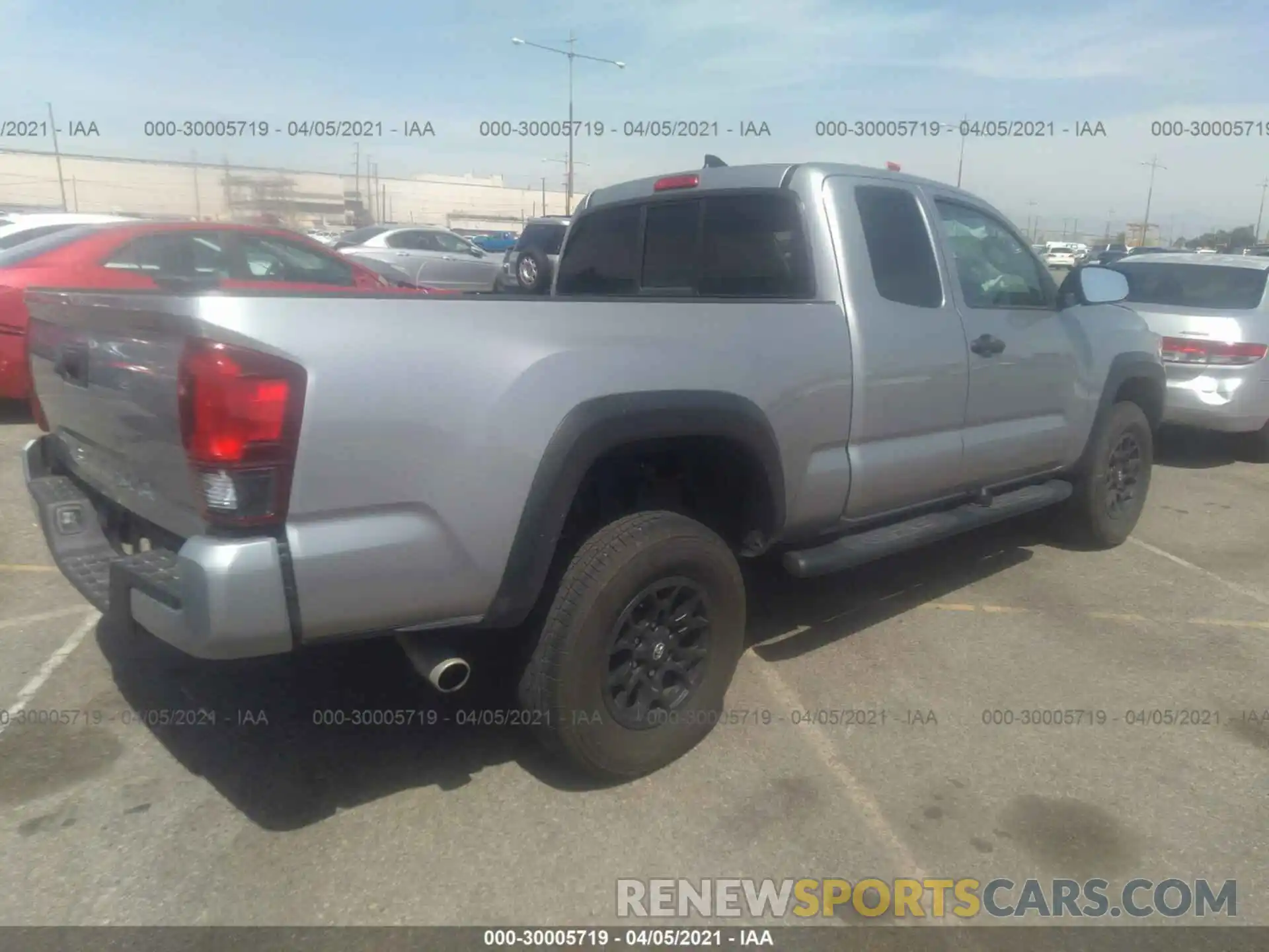 4 Photograph of a damaged car 5TFRX5GN3KX152110 TOYOTA TACOMA 2WD 2019