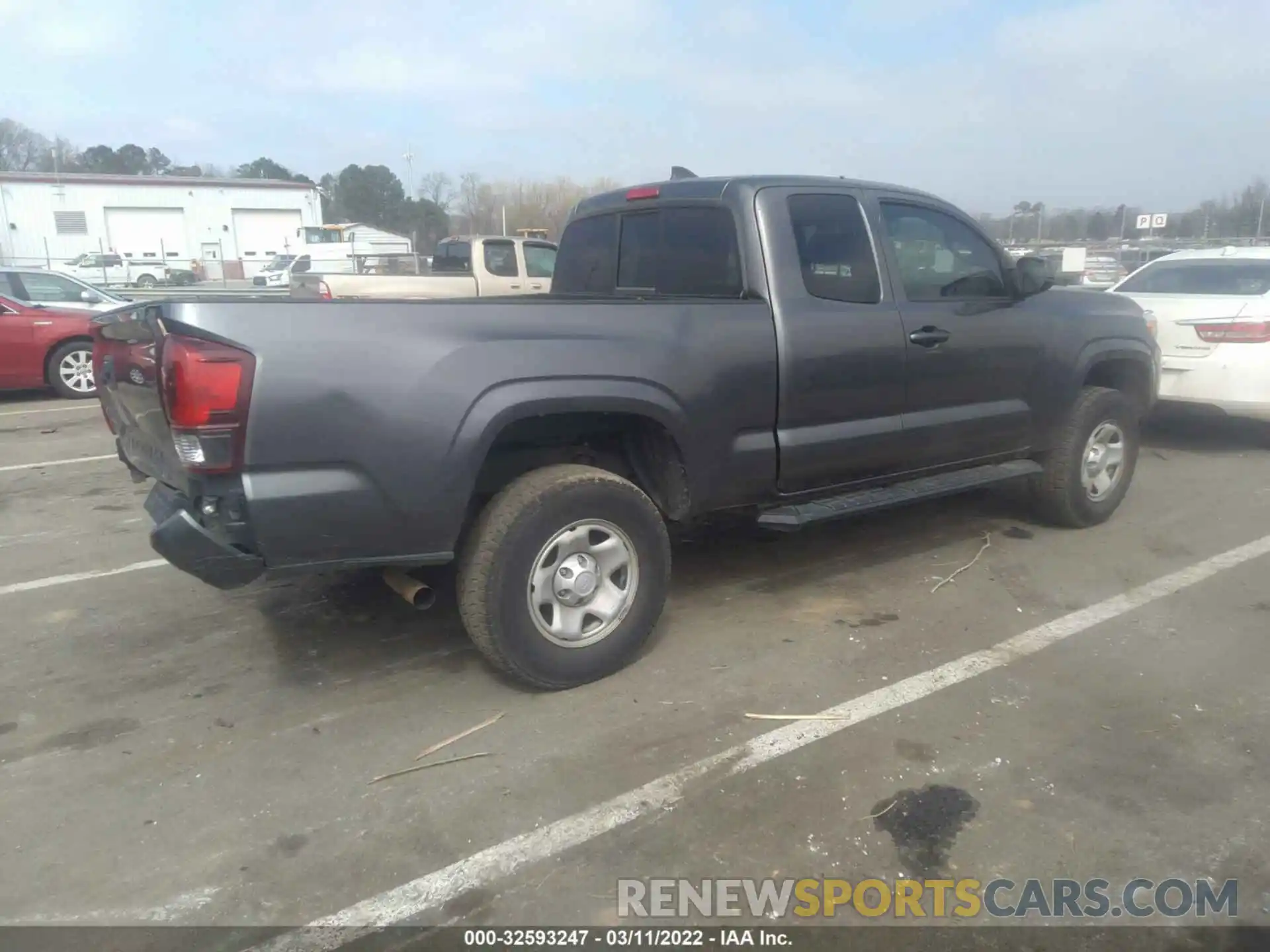 4 Photograph of a damaged car 5TFRX5GN4KX153783 TOYOTA TACOMA 2WD 2019