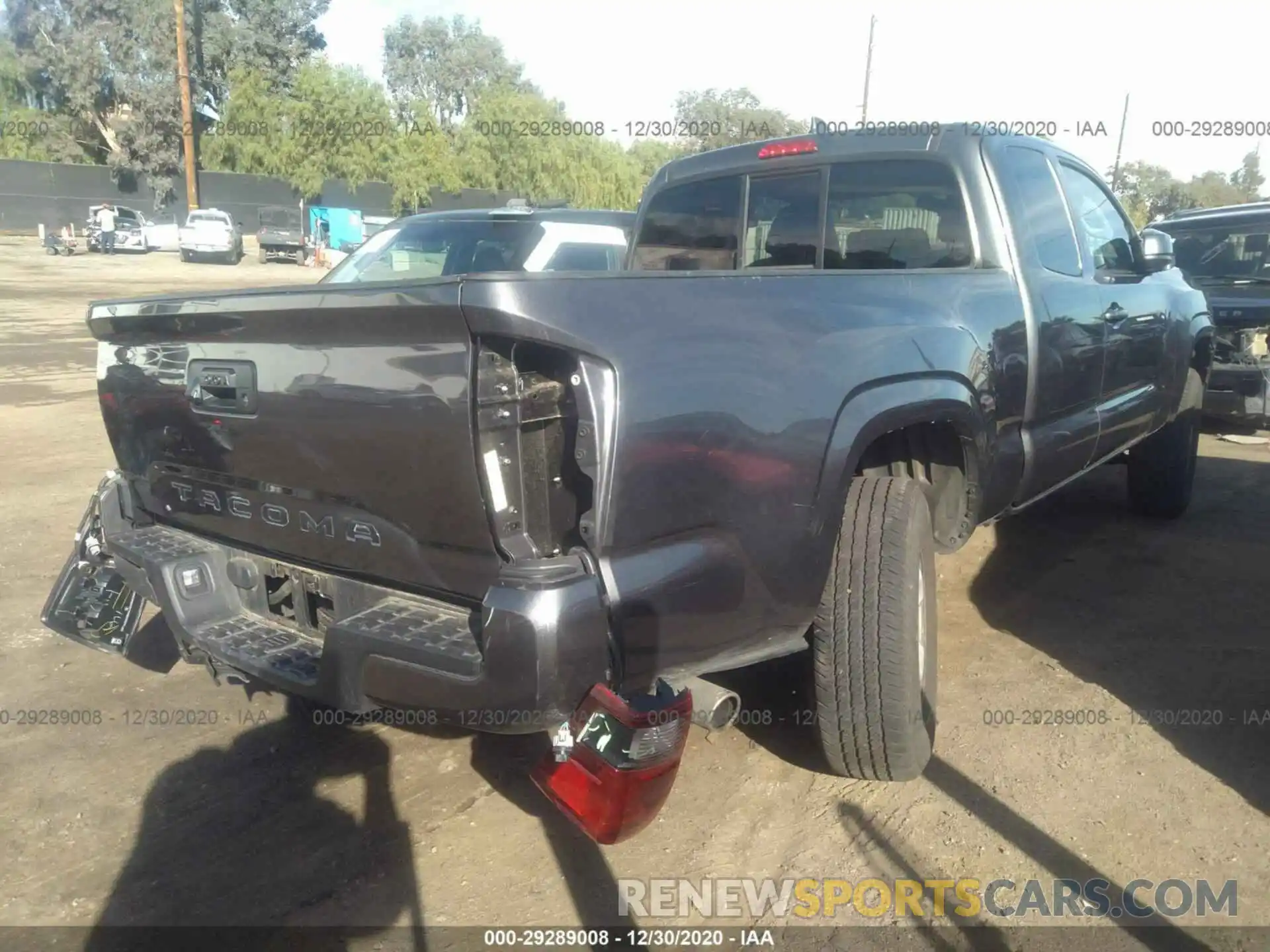 4 Photograph of a damaged car 5TFRX5GN4KX160510 TOYOTA TACOMA 2WD 2019