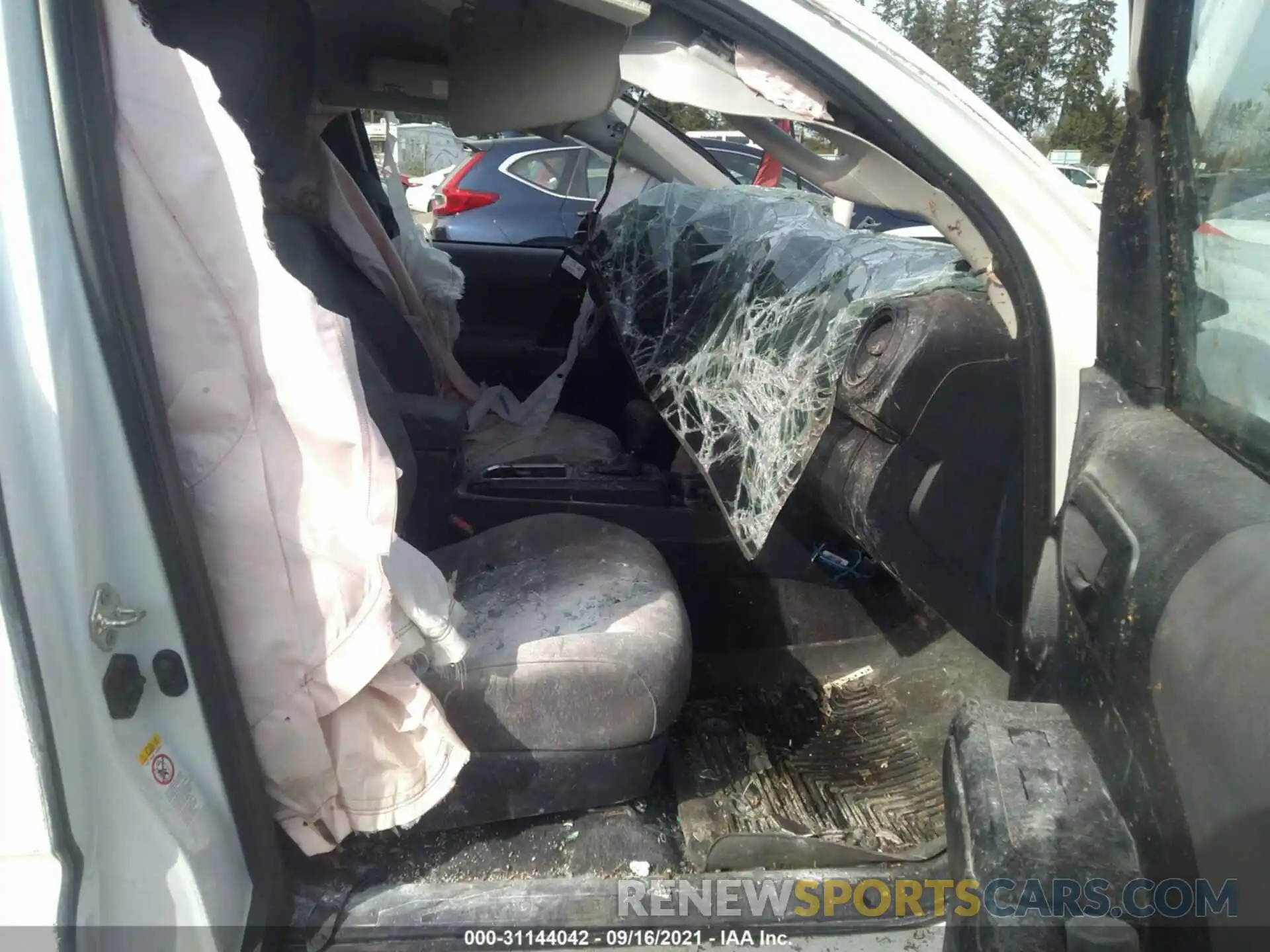 5 Photograph of a damaged car 5TFRX5GN6KX140985 TOYOTA TACOMA 2WD 2019