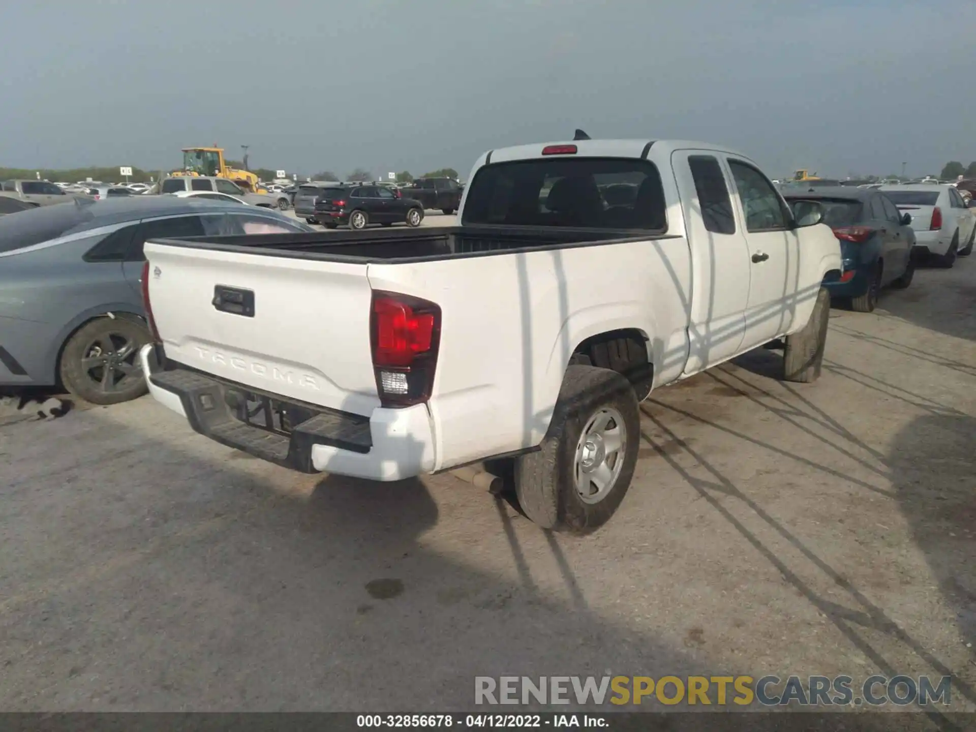 4 Фотография поврежденного автомобиля 5TFRX5GN7KX145757 TOYOTA TACOMA 2WD 2019