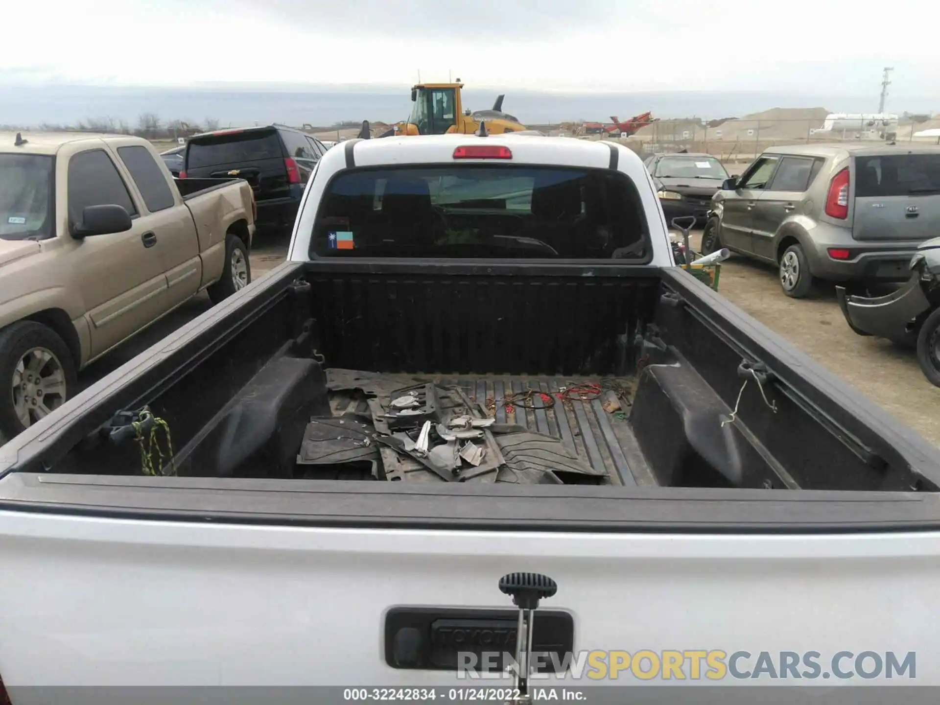 8 Photograph of a damaged car 5TFRX5GN7KX158783 TOYOTA TACOMA 2WD 2019