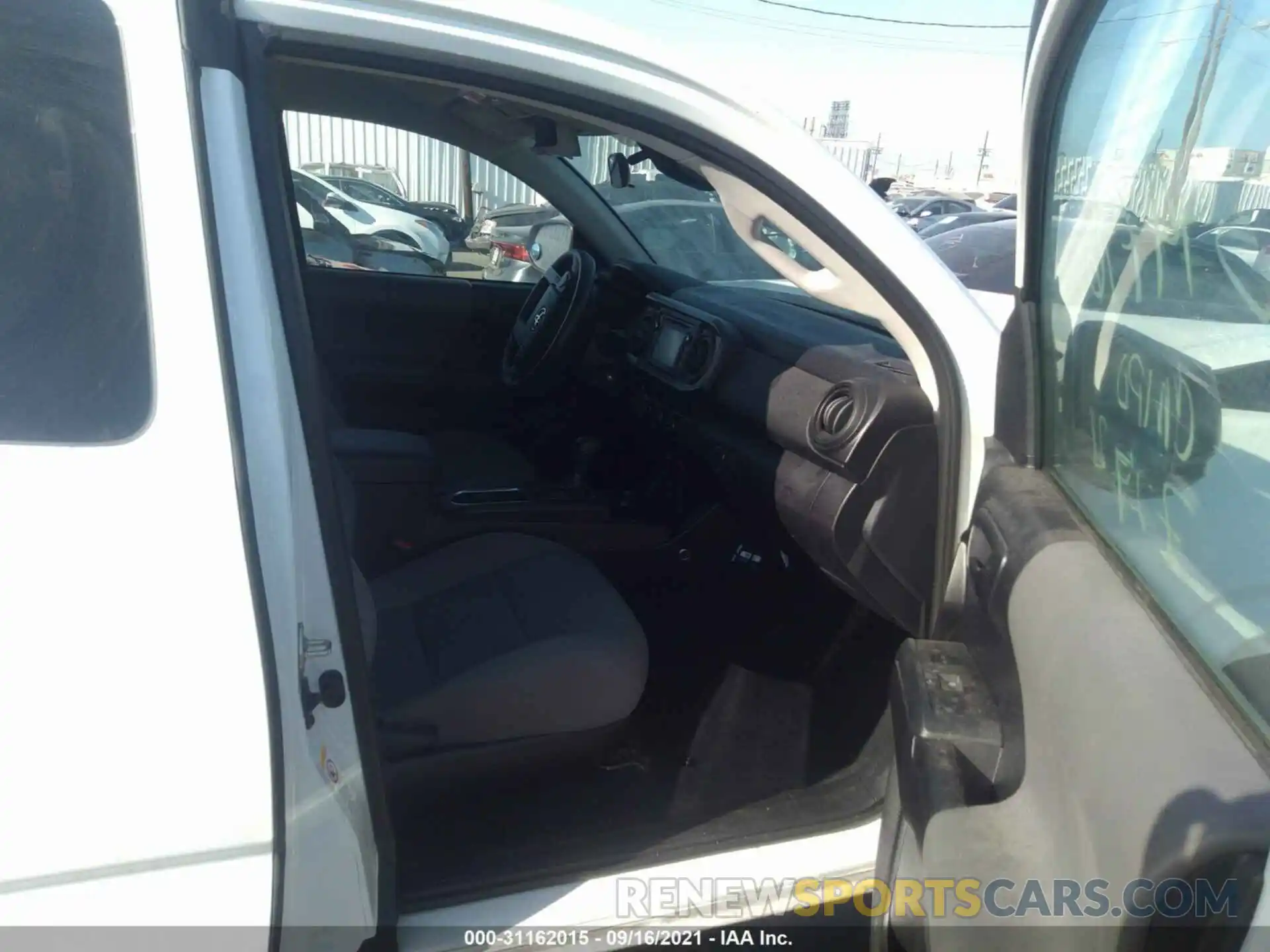 5 Photograph of a damaged car 5TFRX5GN8KX163930 TOYOTA TACOMA 2WD 2019