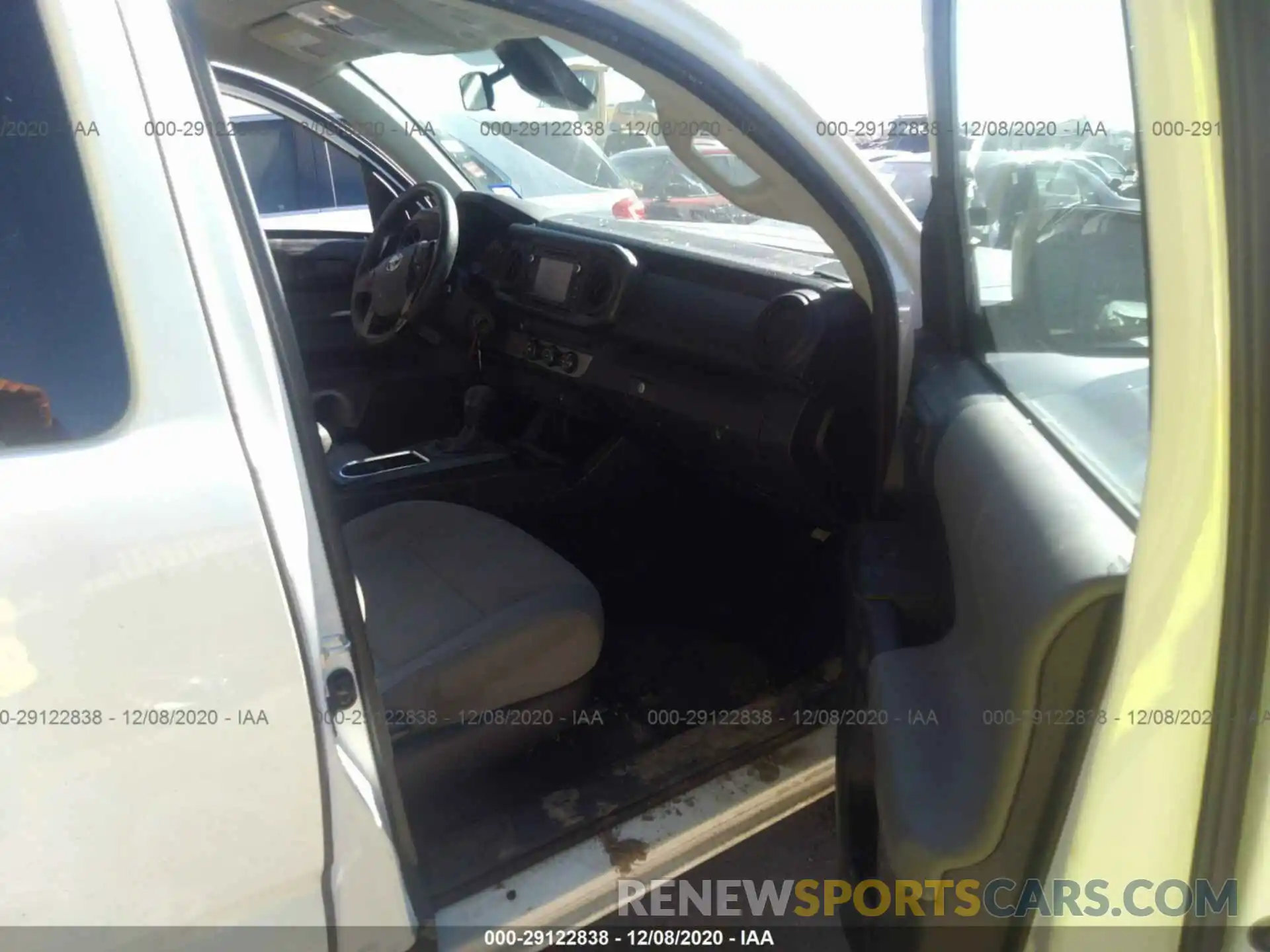 5 Photograph of a damaged car 5TFRX5GN9KX134842 TOYOTA TACOMA 2WD 2019