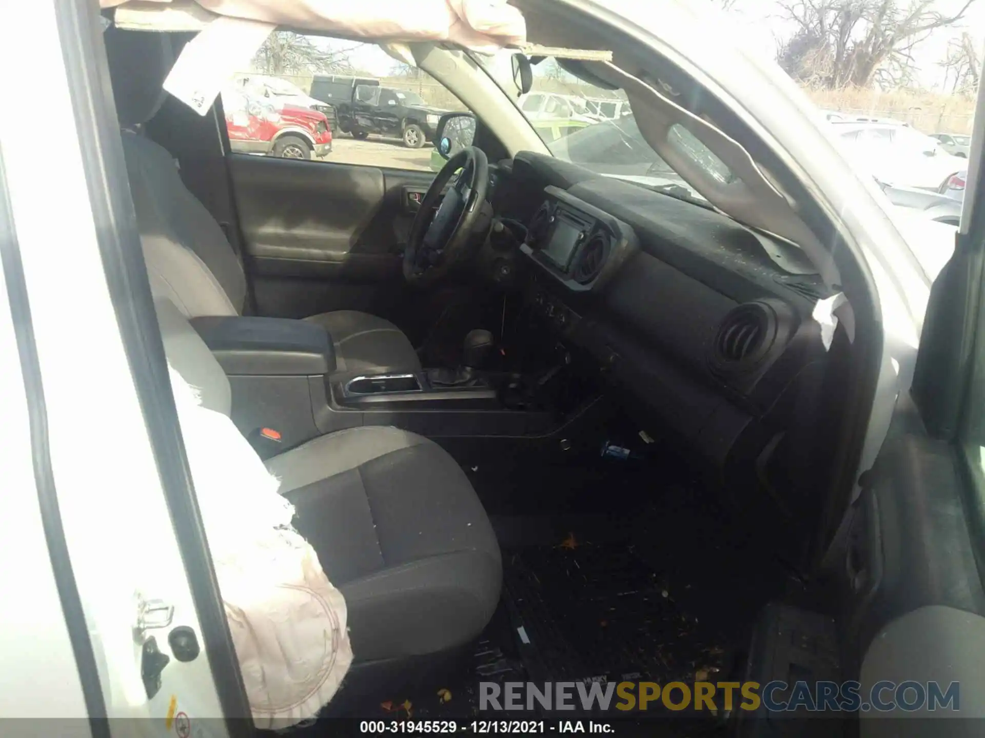 5 Photograph of a damaged car 5TFRX5GN9KX148269 TOYOTA TACOMA 2WD 2019