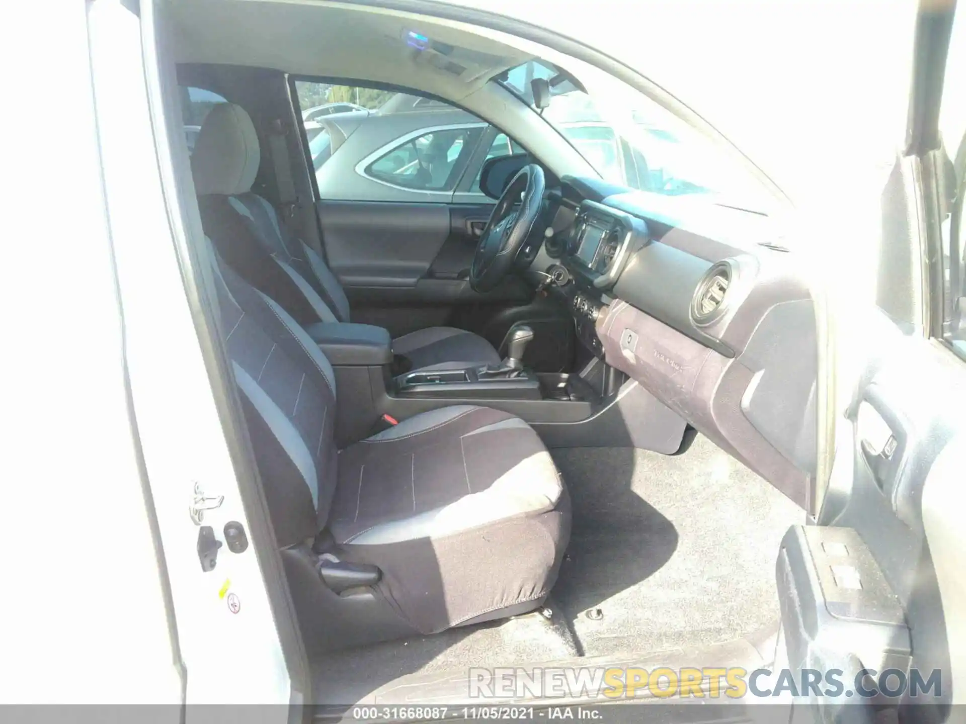 5 Photograph of a damaged car 5TFRX5GNXKX148331 TOYOTA TACOMA 2WD 2019