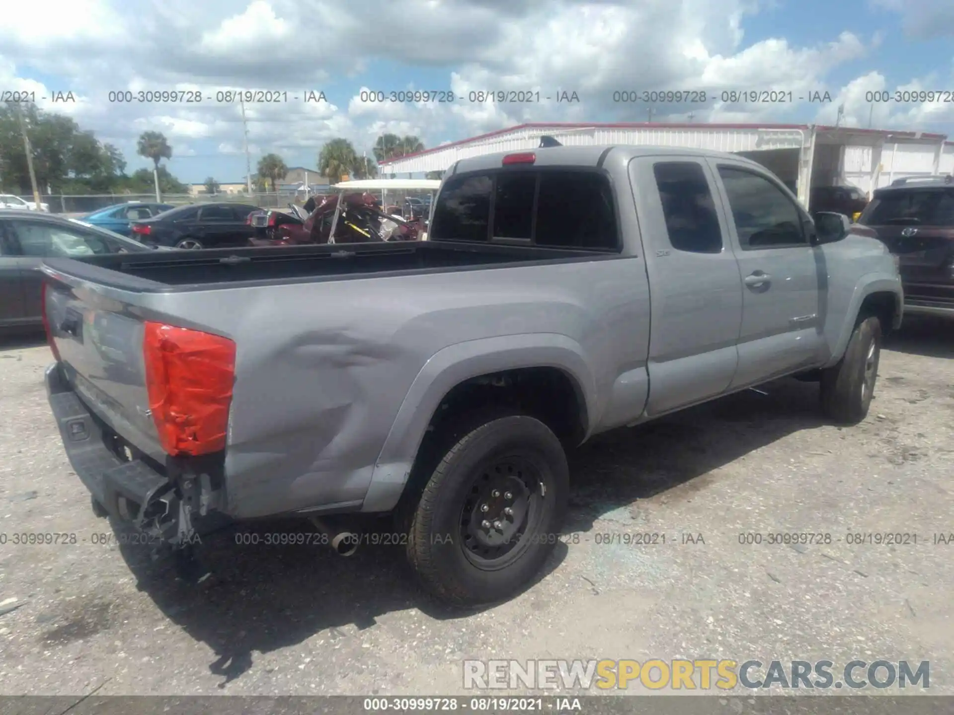 4 Фотография поврежденного автомобиля 5TFRZ5CN0KX072666 TOYOTA TACOMA 2WD 2019