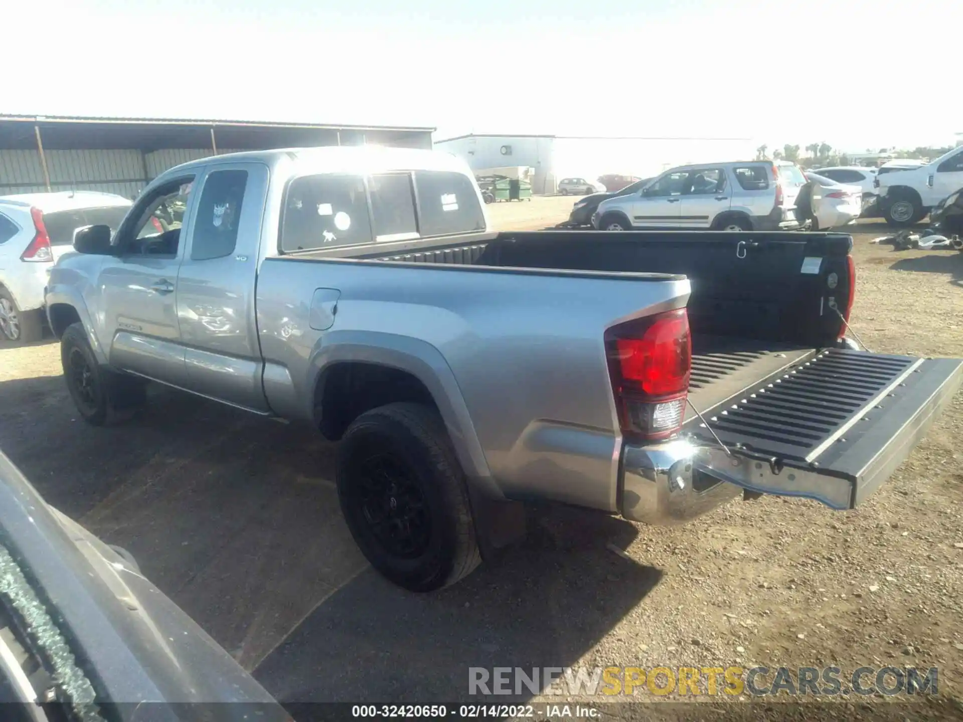 3 Photograph of a damaged car 5TFRZ5CN0KX078421 TOYOTA TACOMA 2WD 2019