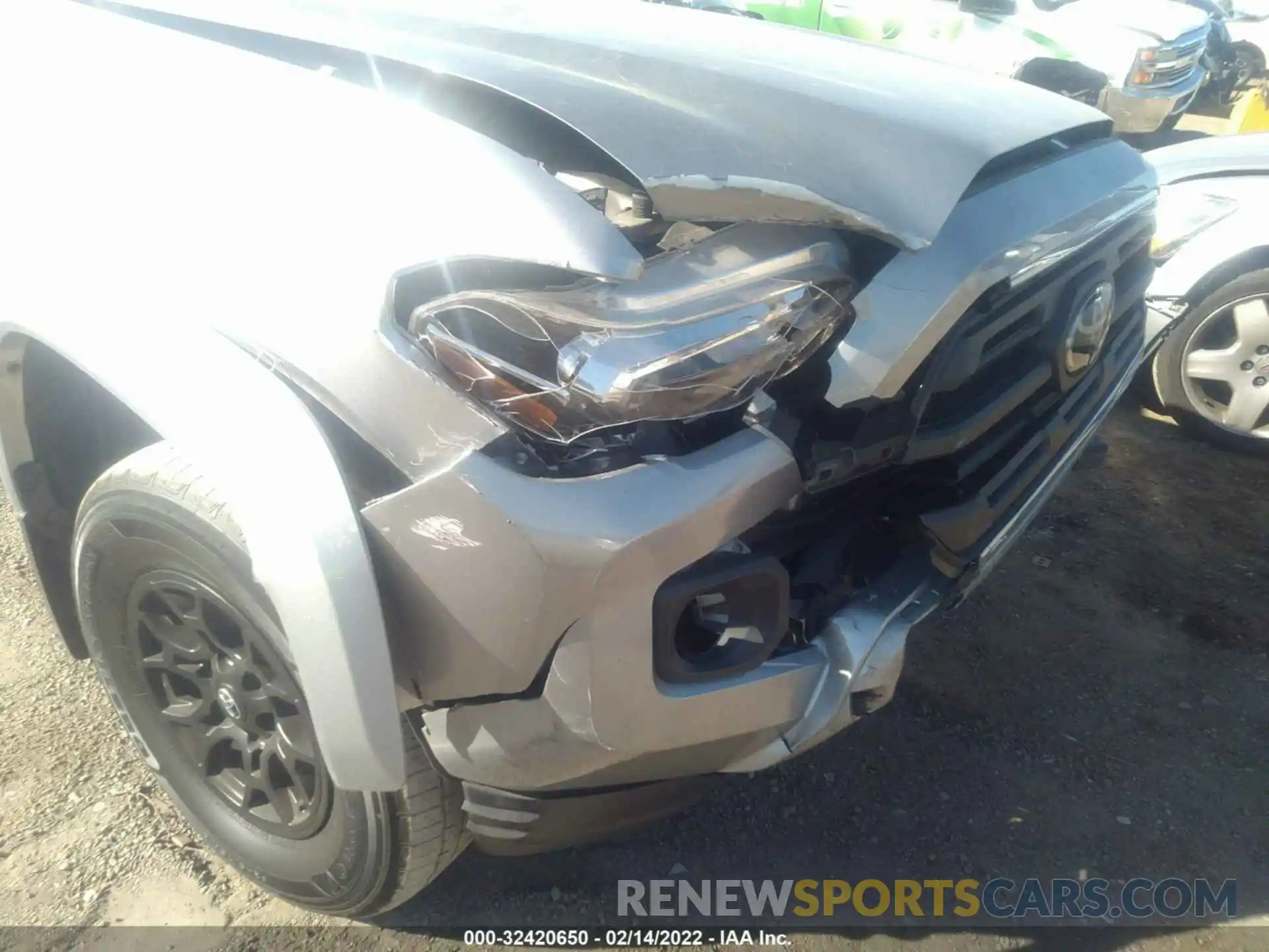 6 Photograph of a damaged car 5TFRZ5CN0KX078421 TOYOTA TACOMA 2WD 2019