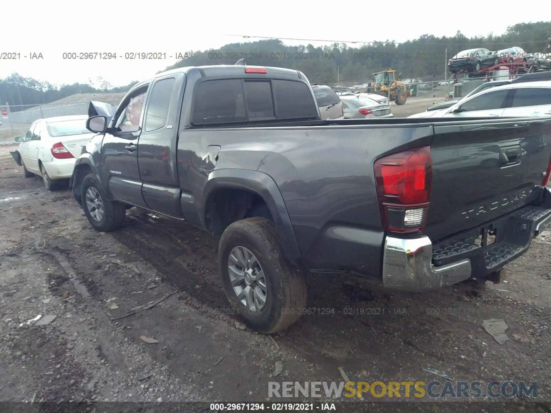 3 Фотография поврежденного автомобиля 5TFRZ5CN0KX086244 TOYOTA TACOMA 2WD 2019