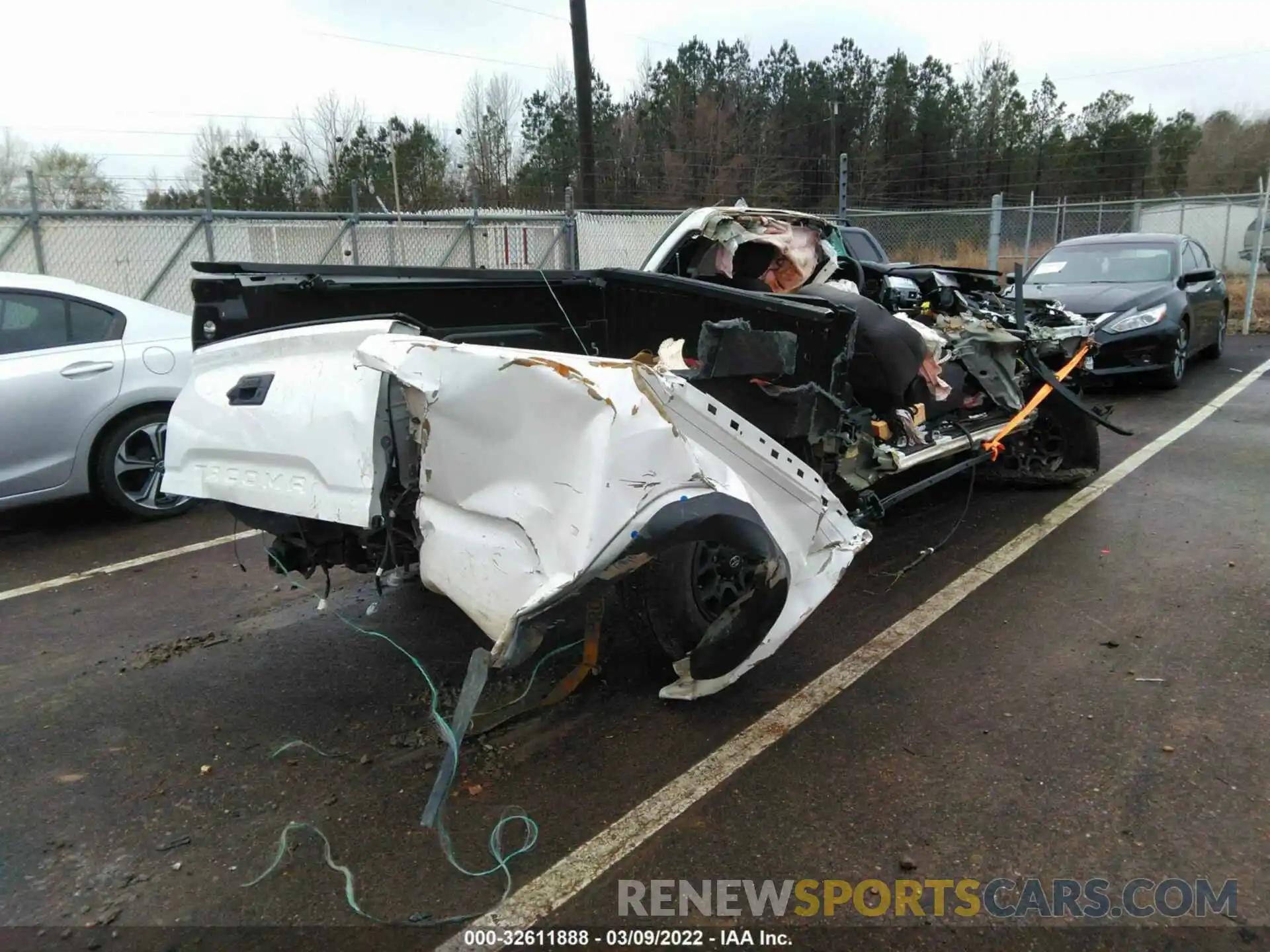 4 Photograph of a damaged car 5TFRZ5CN2KX079893 TOYOTA TACOMA 2WD 2019