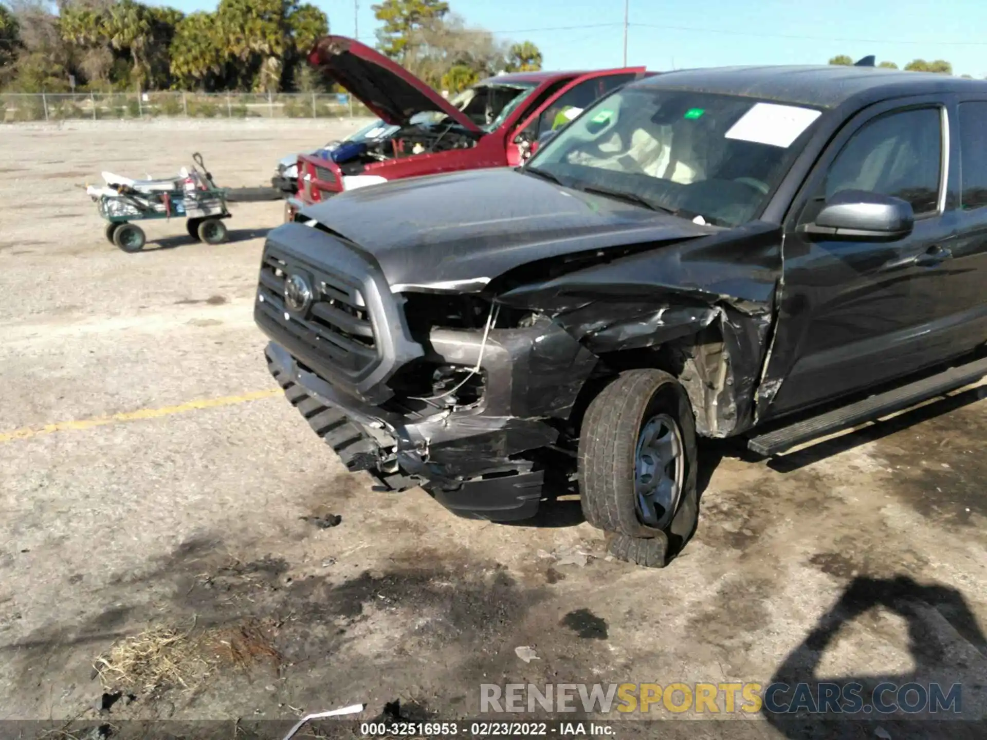 6 Photograph of a damaged car 5TFRZ5CN2KX084026 TOYOTA TACOMA 2WD 2019