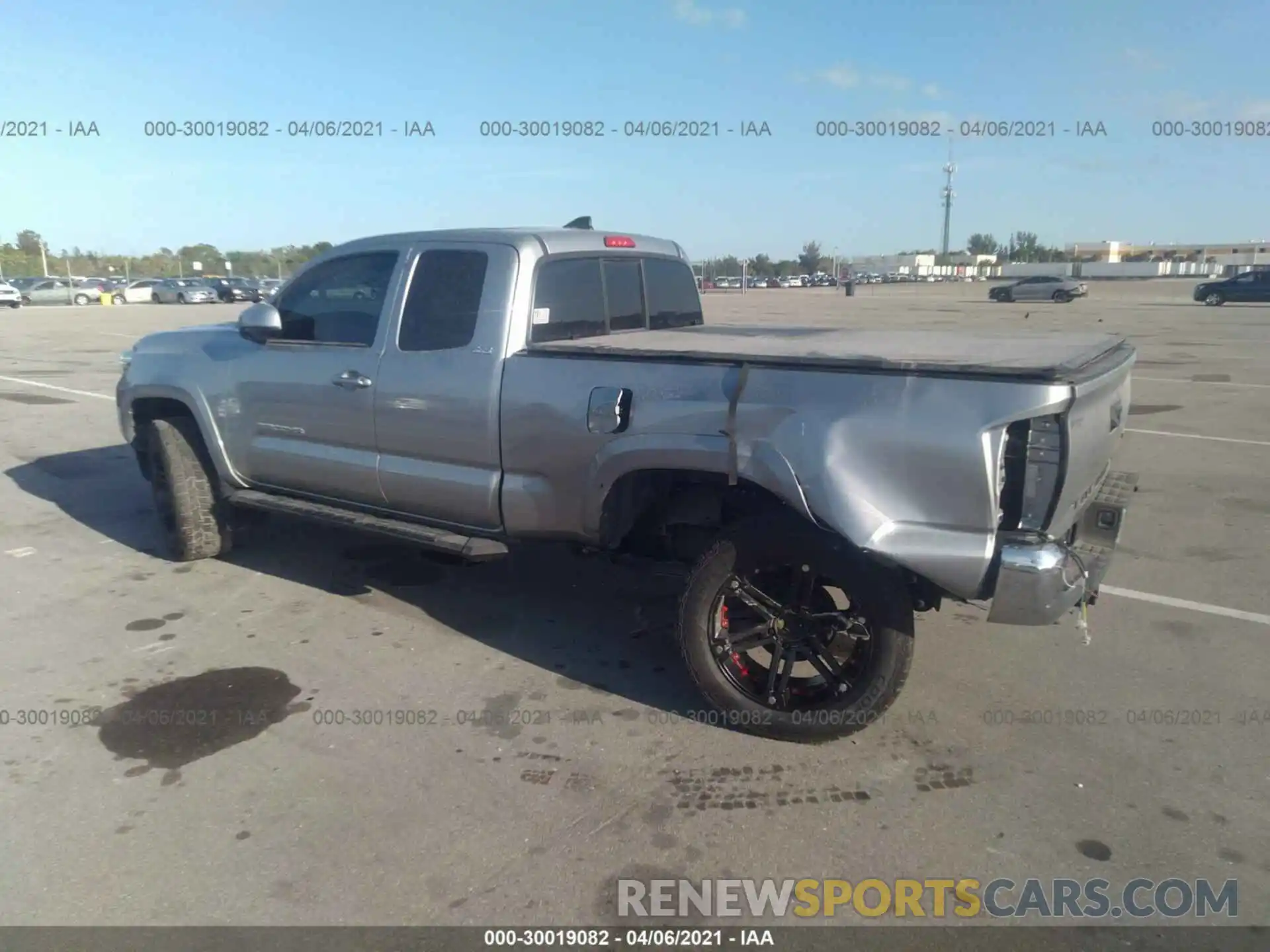 3 Photograph of a damaged car 5TFRZ5CN4KX073920 TOYOTA TACOMA 2WD 2019