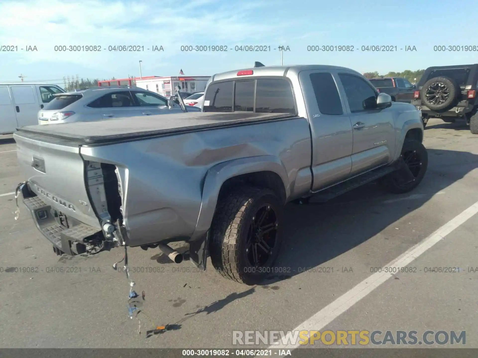 4 Фотография поврежденного автомобиля 5TFRZ5CN4KX073920 TOYOTA TACOMA 2WD 2019