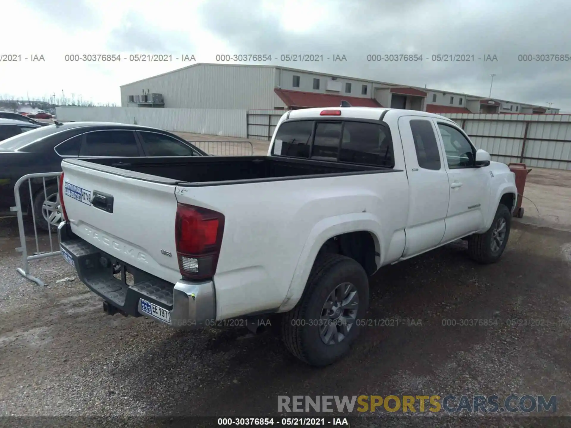 4 Photograph of a damaged car 5TFRZ5CN7KX075483 TOYOTA TACOMA 2WD 2019