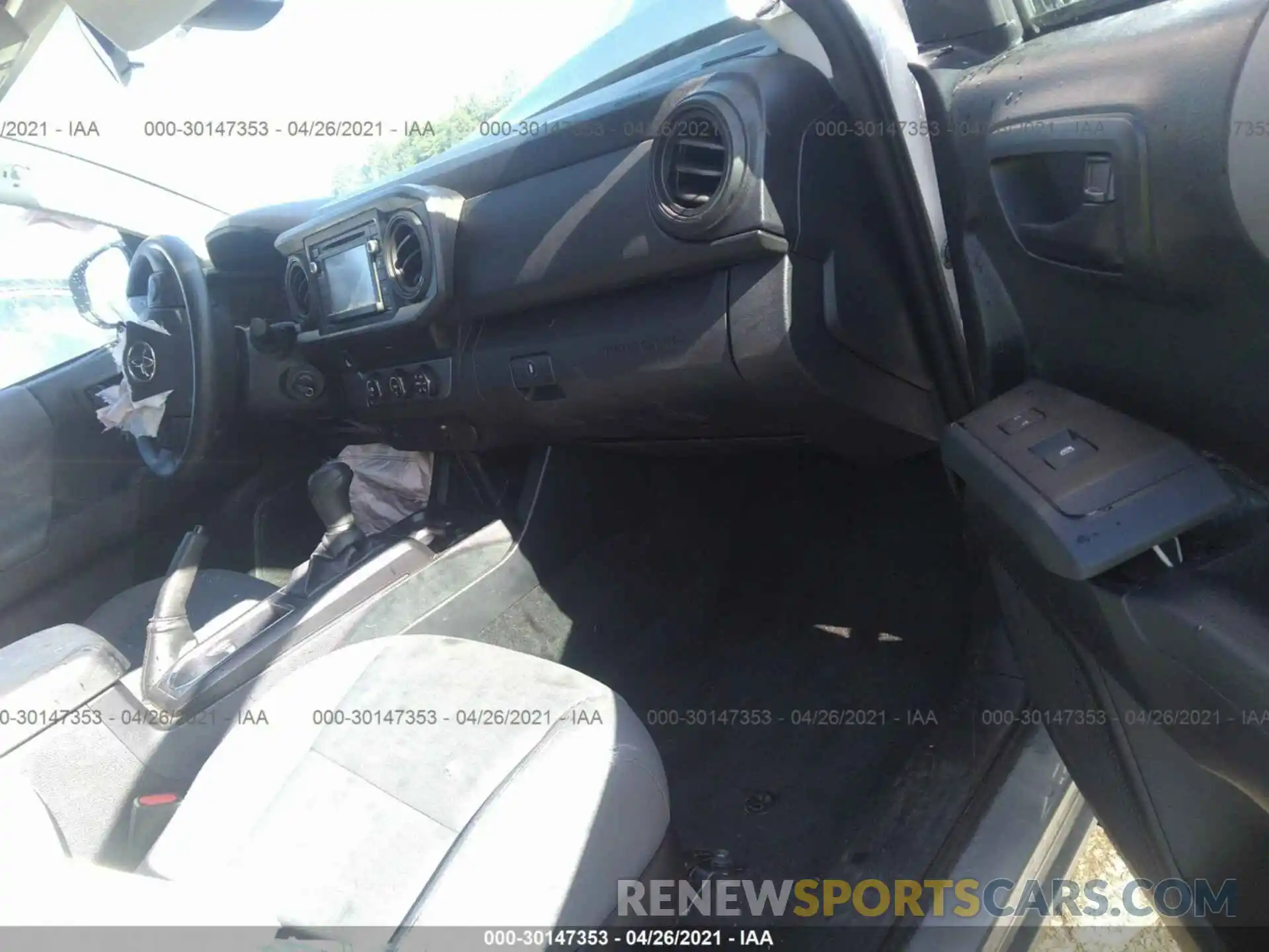 5 Photograph of a damaged car 5TFRZ5CN9KX085190 TOYOTA TACOMA 2WD 2019