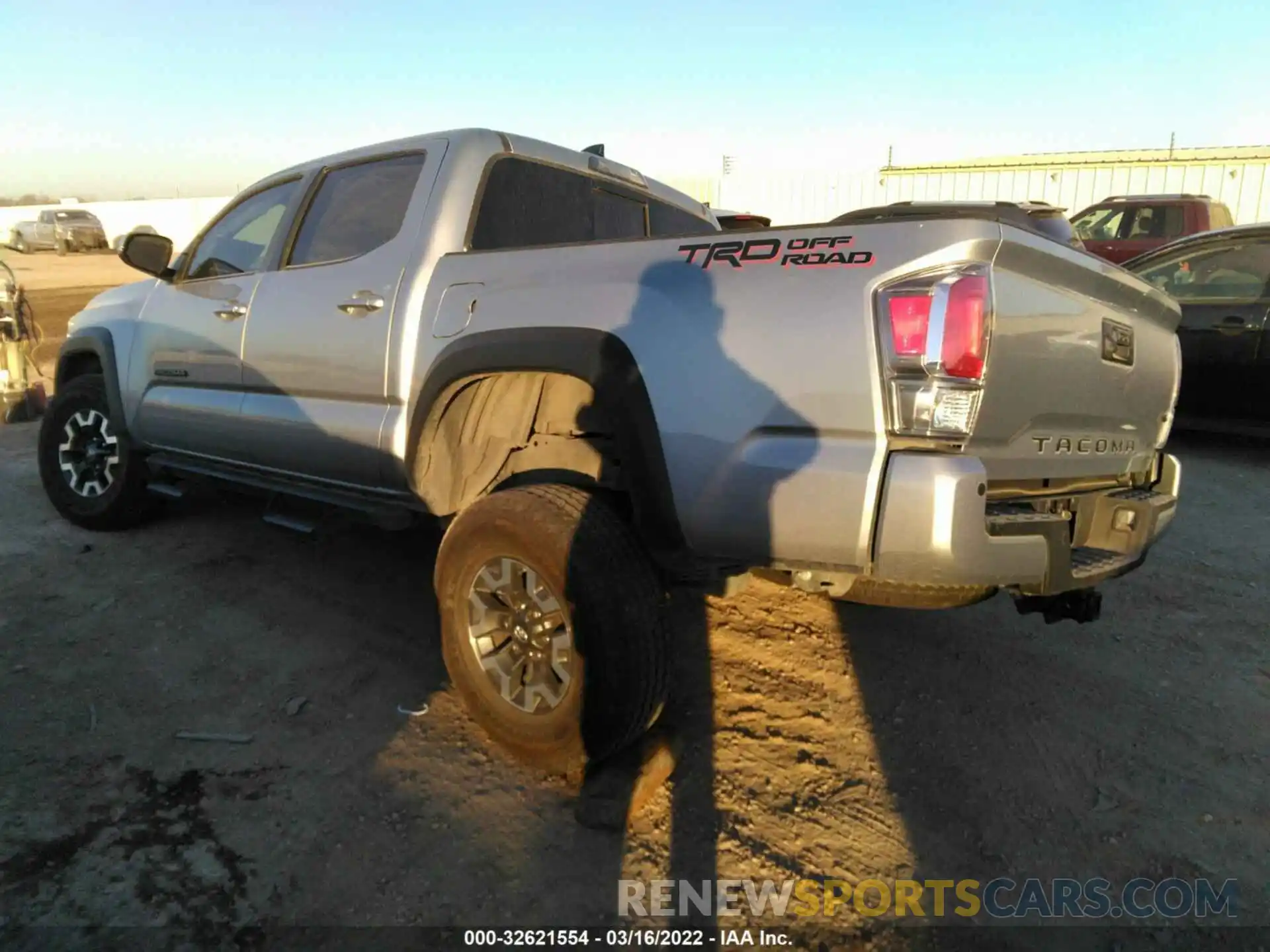 3 Photograph of a damaged car 3TMAZ5CN0LM123135 TOYOTA TACOMA 2WD 2020