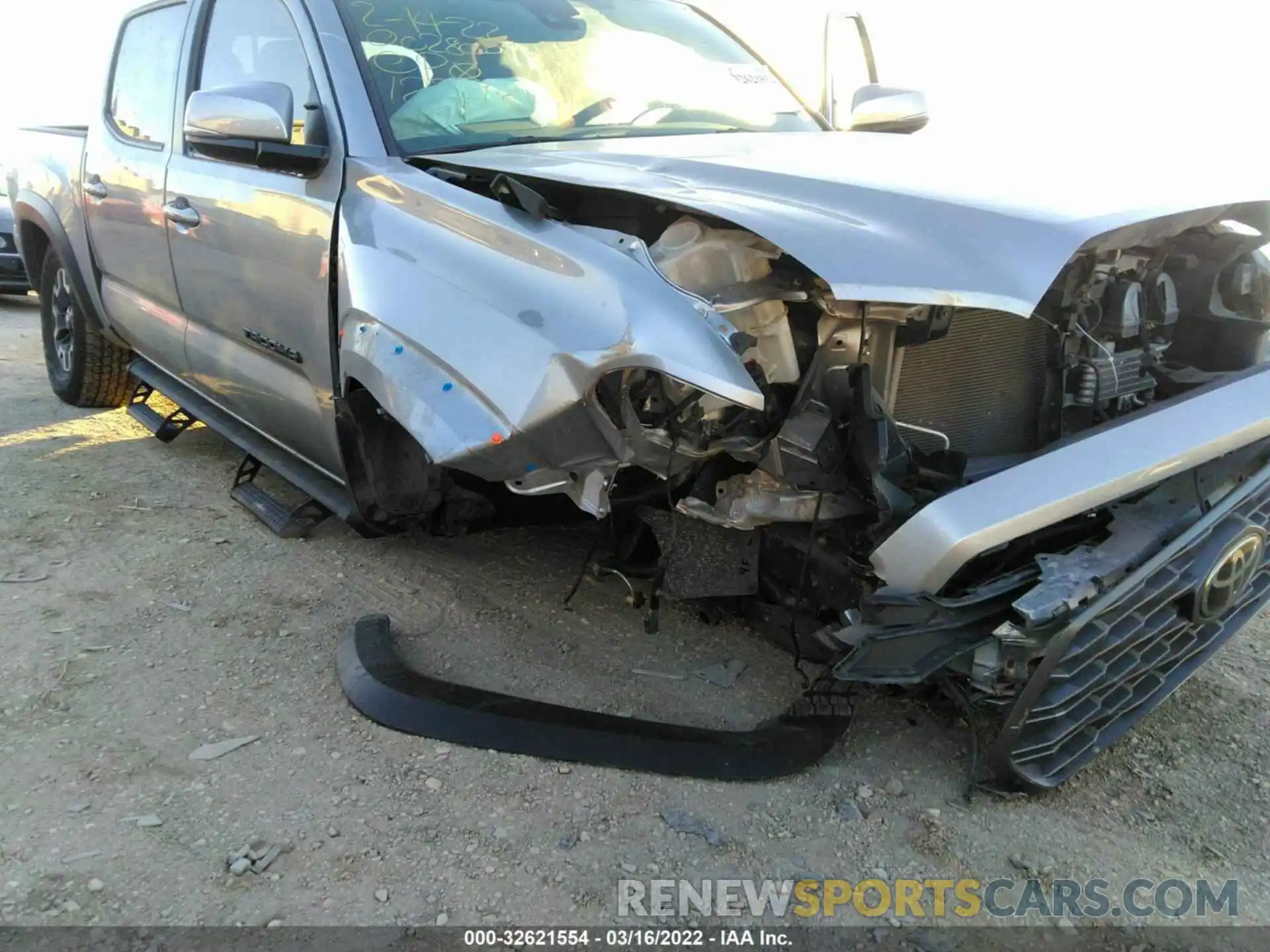 6 Photograph of a damaged car 3TMAZ5CN0LM123135 TOYOTA TACOMA 2WD 2020