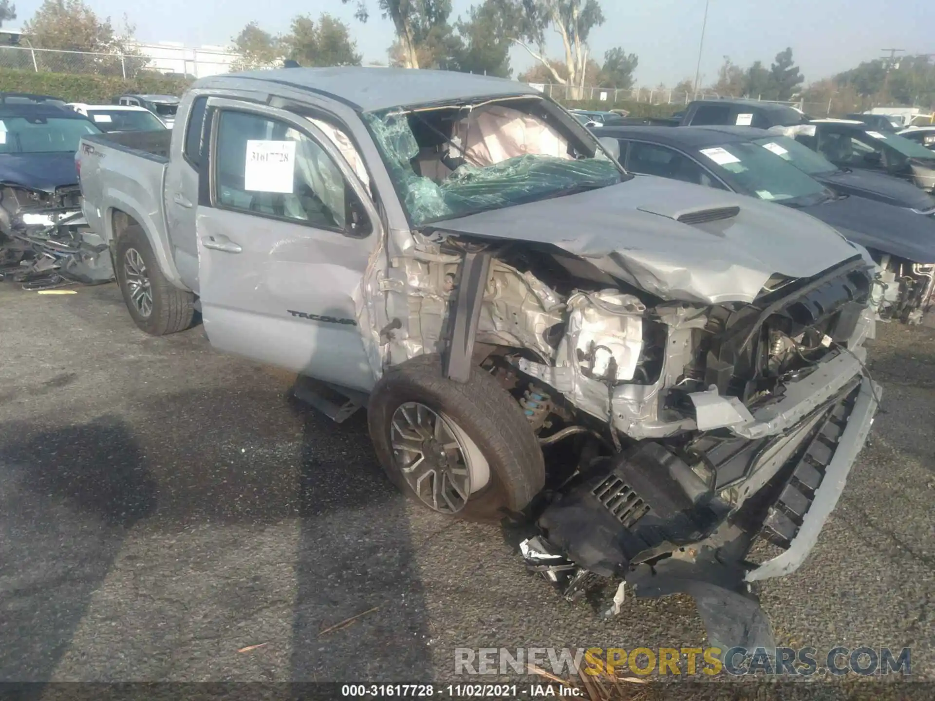 1 Photograph of a damaged car 3TMAZ5CN0LM131686 TOYOTA TACOMA 2WD 2020