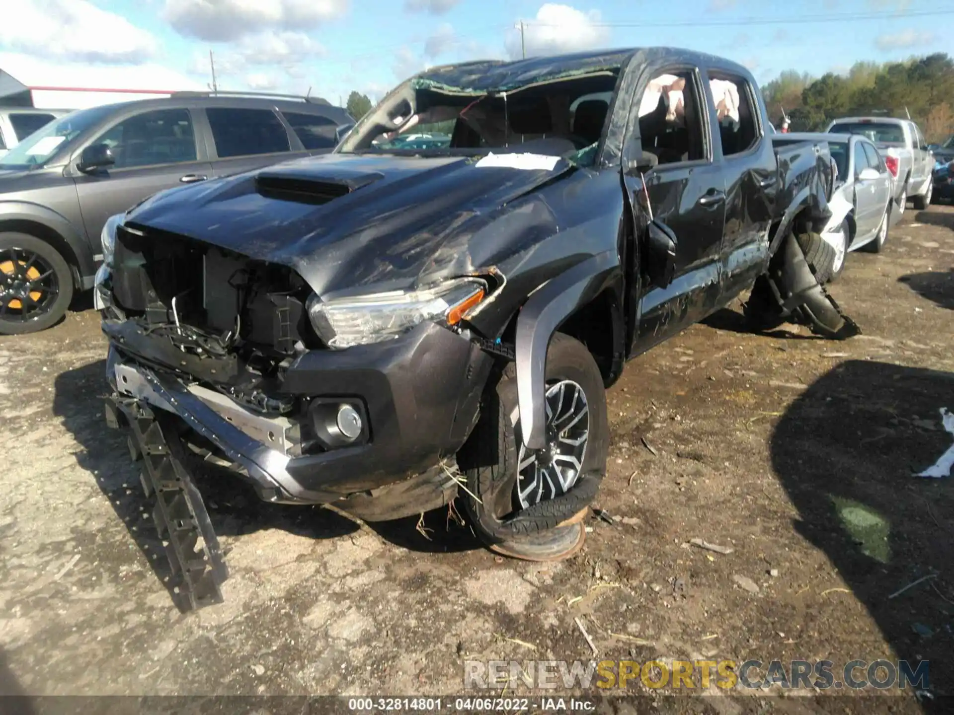 2 Photograph of a damaged car 3TMAZ5CN0LM136662 TOYOTA TACOMA 2WD 2020