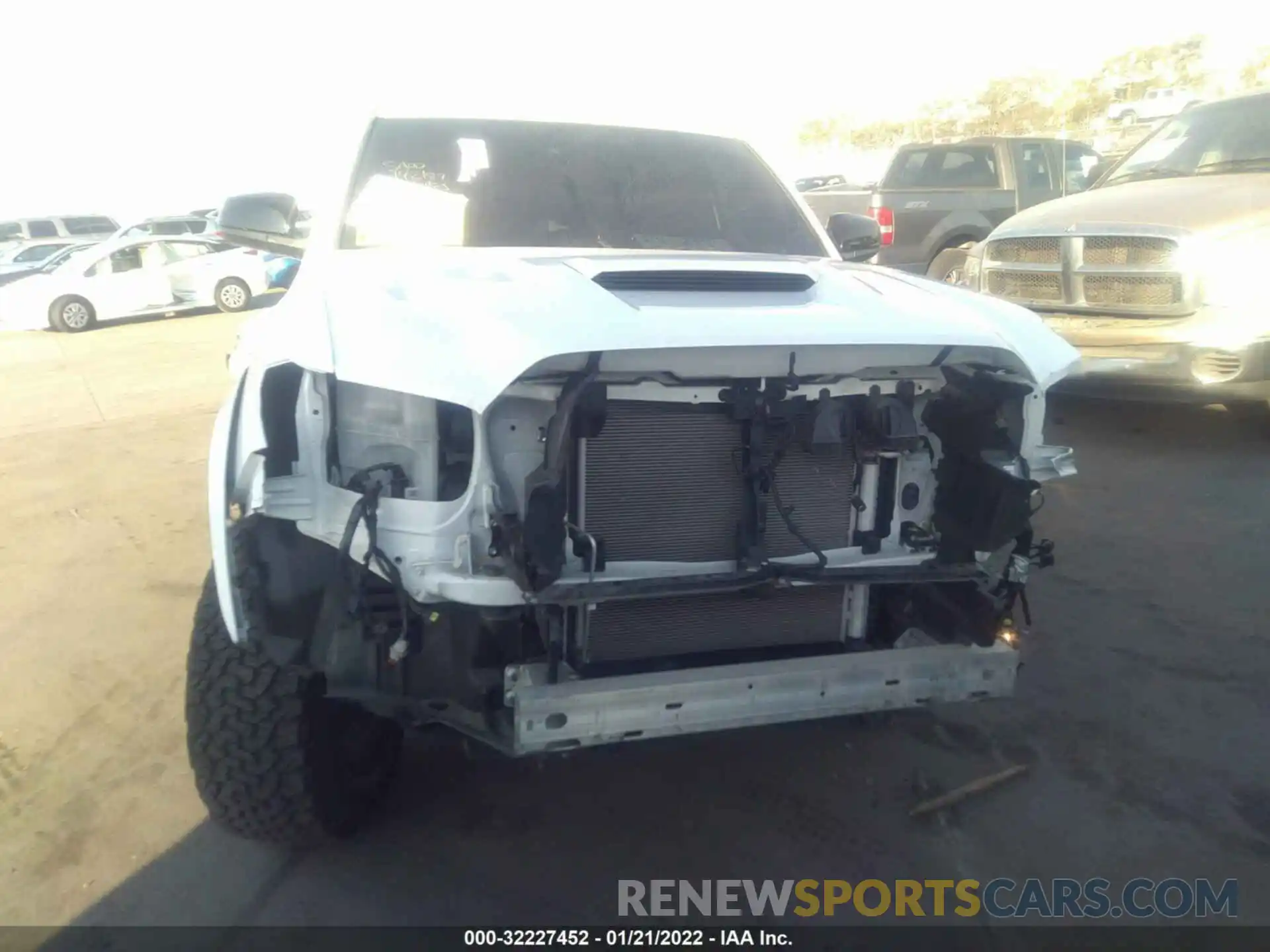 6 Photograph of a damaged car 3TMAZ5CN0LM137424 TOYOTA TACOMA 2WD 2020