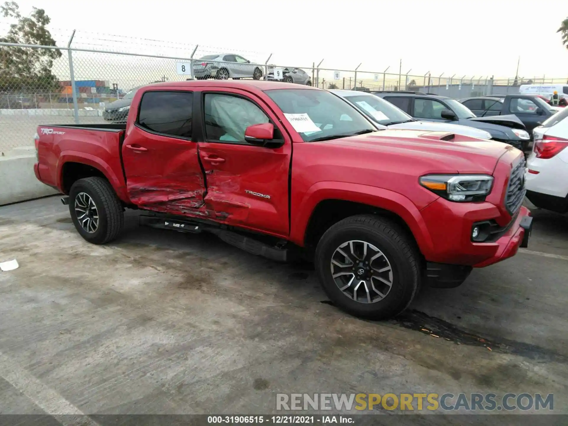 1 Photograph of a damaged car 3TMAZ5CN1LM115013 TOYOTA TACOMA 2WD 2020