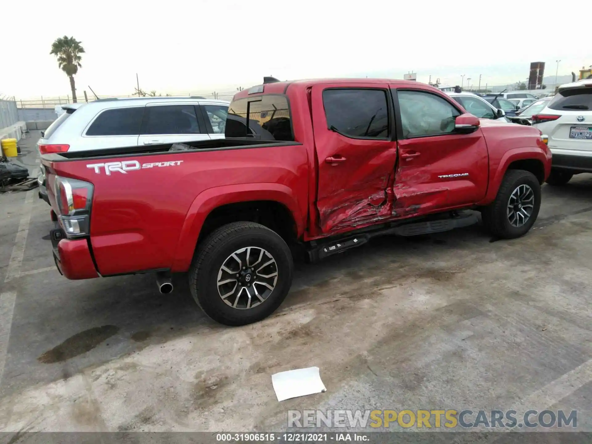 4 Photograph of a damaged car 3TMAZ5CN1LM115013 TOYOTA TACOMA 2WD 2020