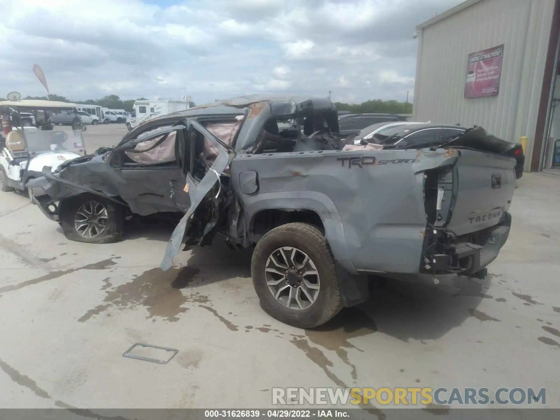 3 Photograph of a damaged car 3TMAZ5CN1LM122513 TOYOTA TACOMA 2WD 2020