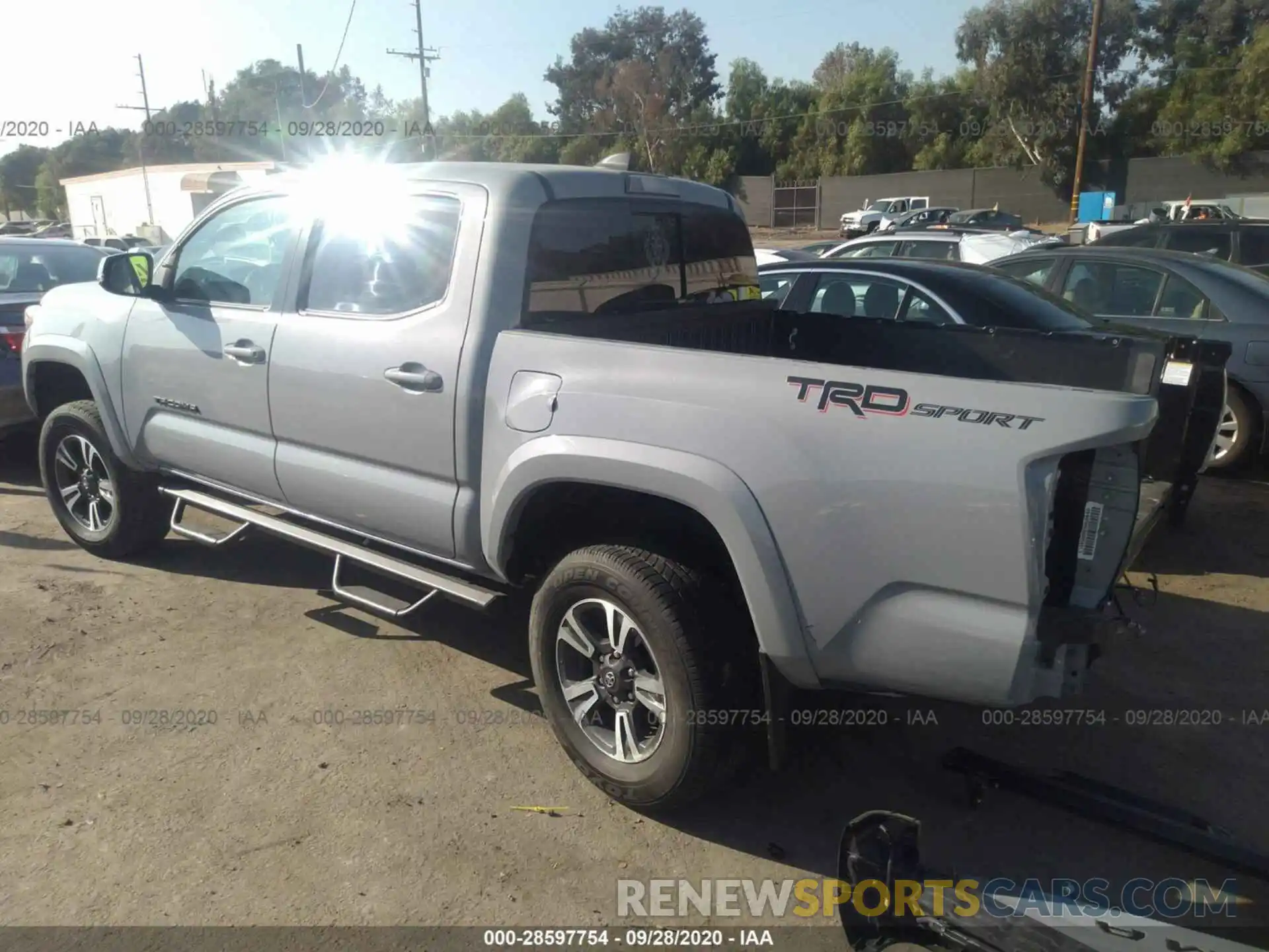 3 Photograph of a damaged car 3TMAZ5CN1LM127582 TOYOTA TACOMA 2WD 2020