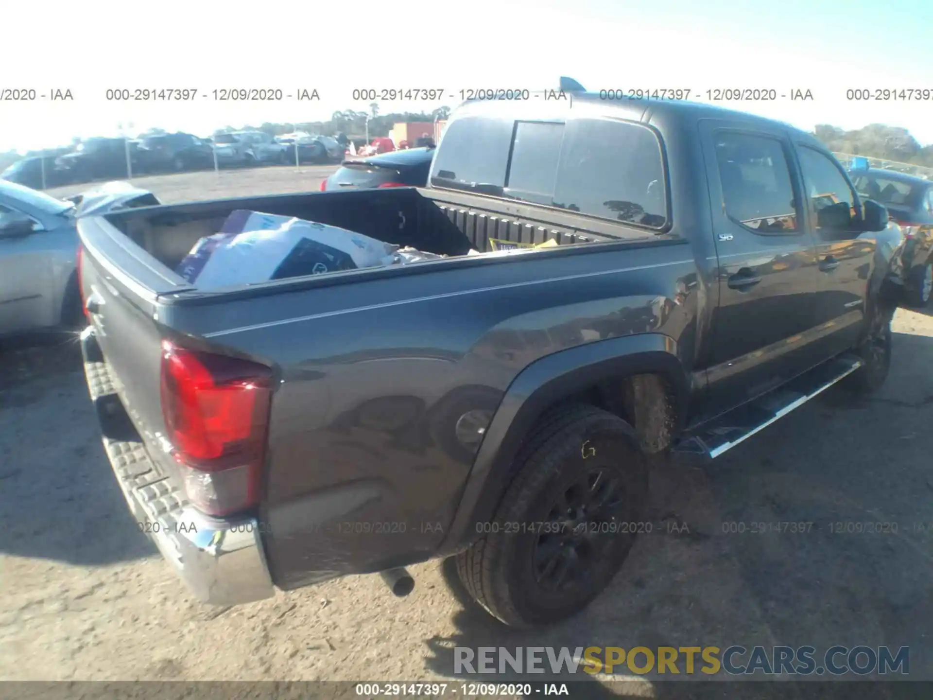 4 Photograph of a damaged car 3TMAZ5CN1LM127842 TOYOTA TACOMA 2WD 2020