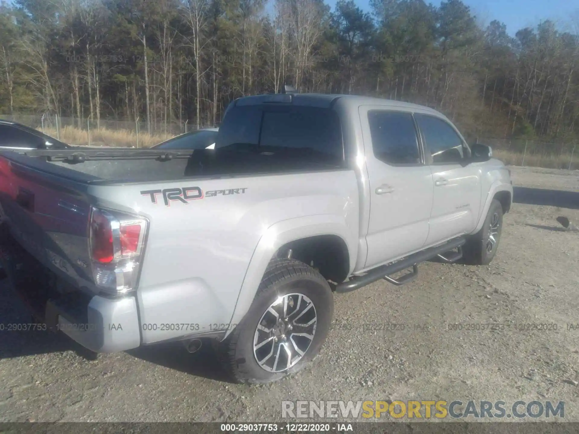 4 Photograph of a damaged car 3TMAZ5CN1LM131194 TOYOTA TACOMA 2WD 2020