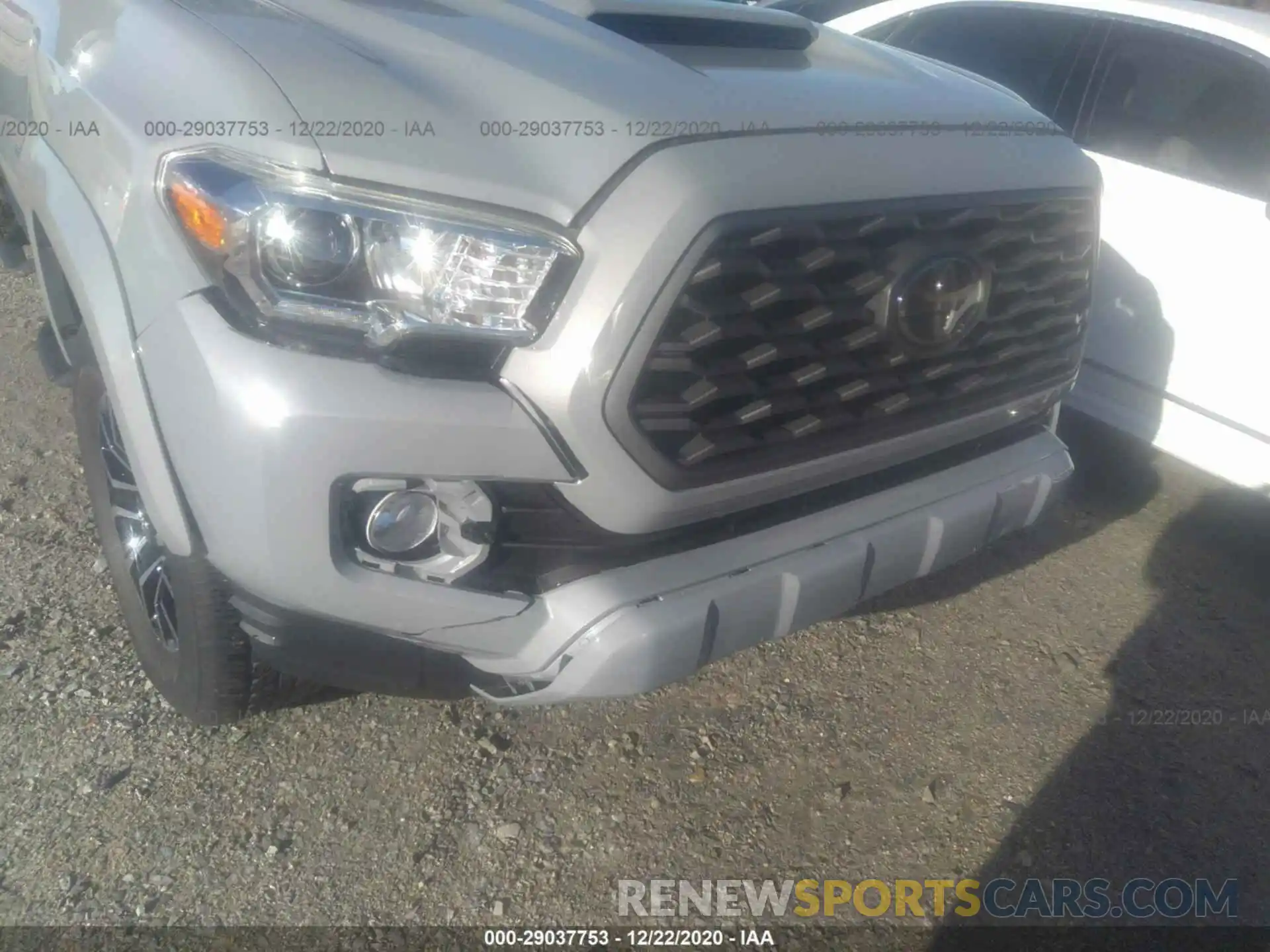 6 Photograph of a damaged car 3TMAZ5CN1LM131194 TOYOTA TACOMA 2WD 2020