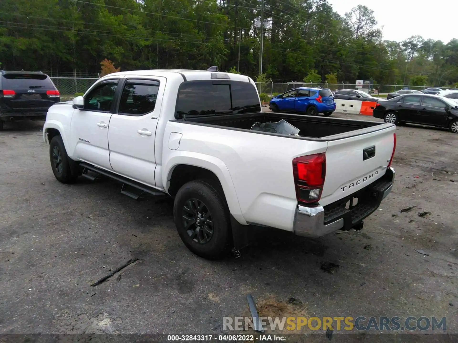 3 Photograph of a damaged car 3TMAZ5CN1LM135617 TOYOTA TACOMA 2WD 2020