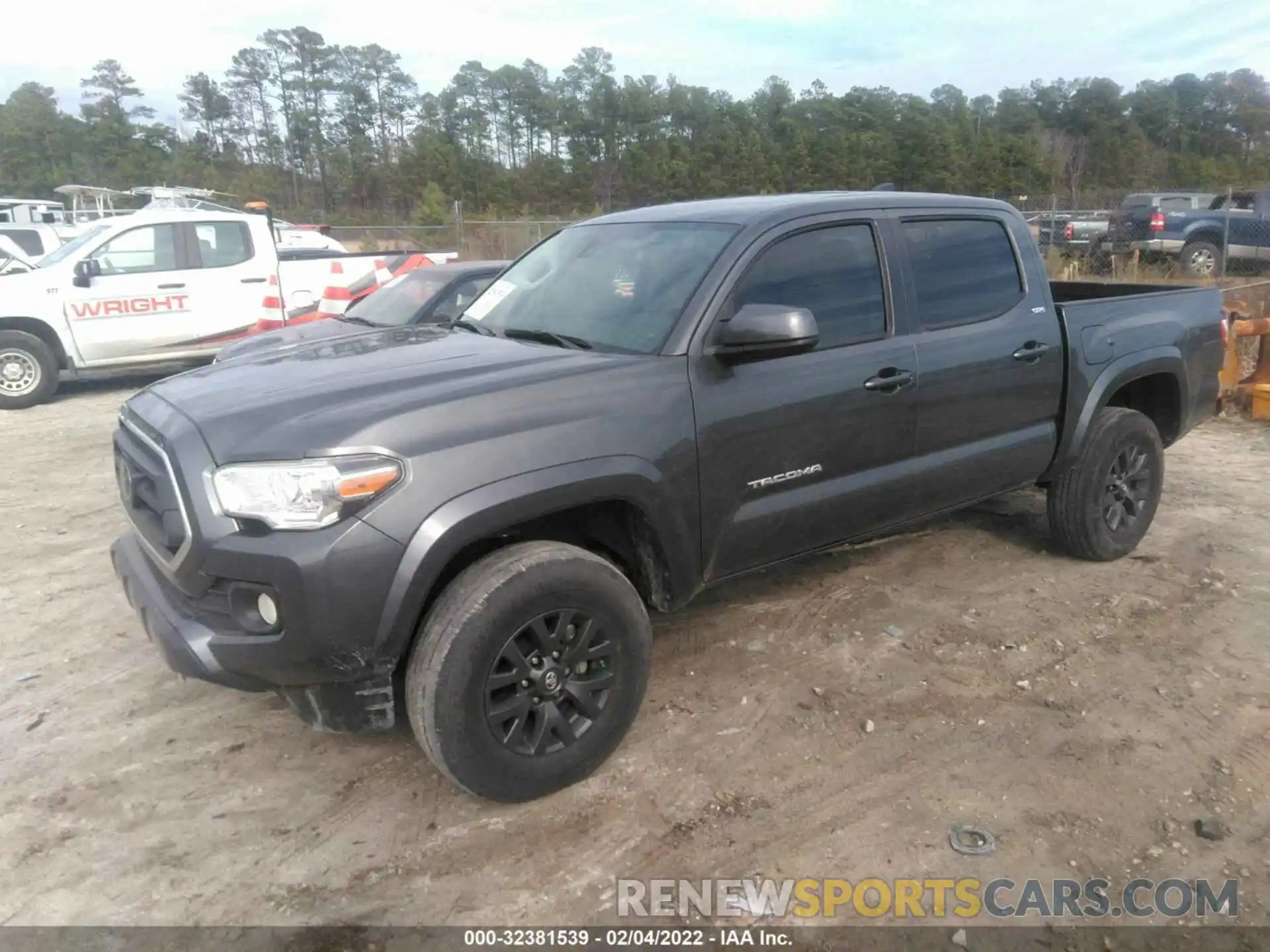 2 Photograph of a damaged car 3TMAZ5CN2LM128756 TOYOTA TACOMA 2WD 2020