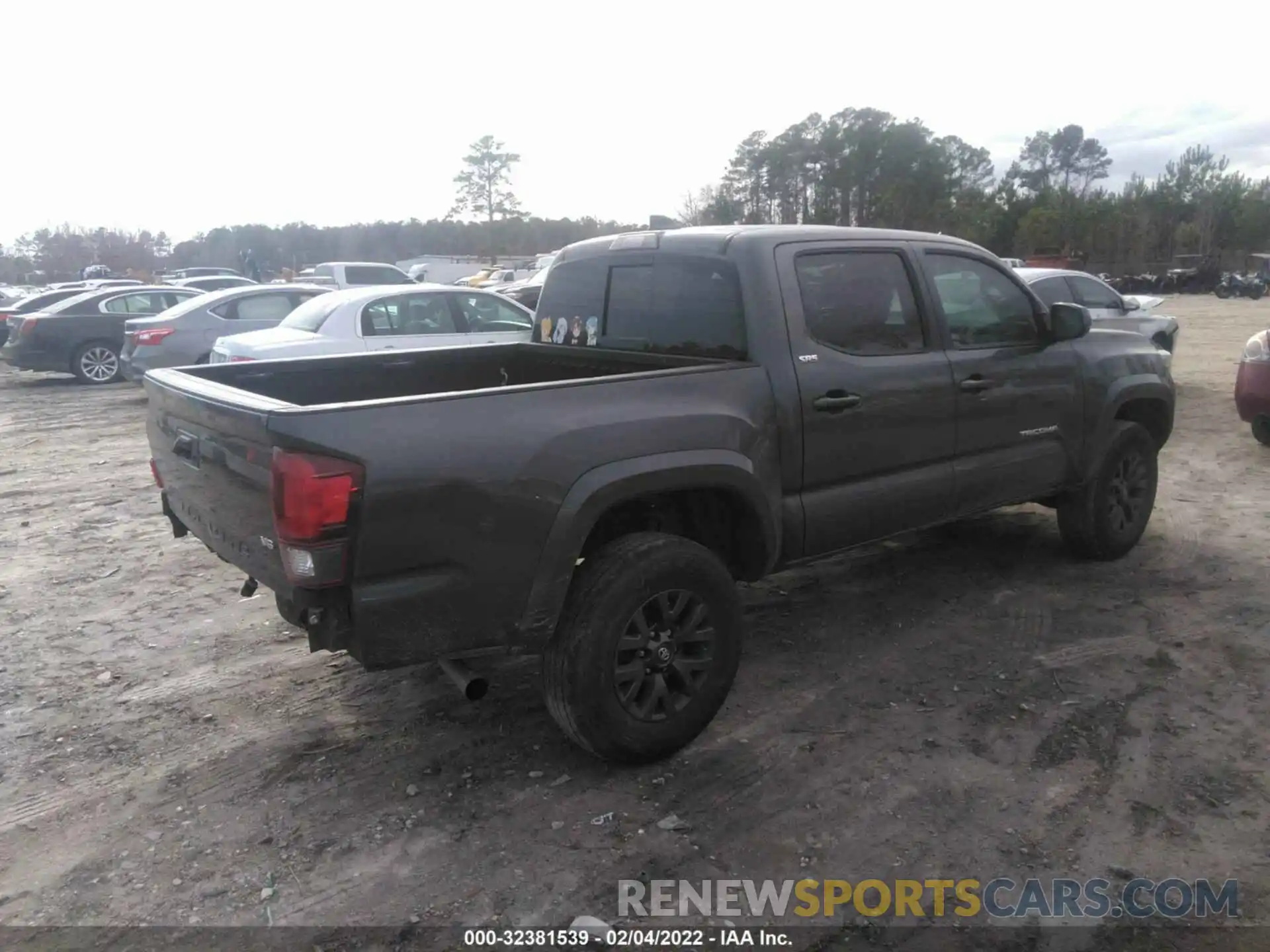 4 Photograph of a damaged car 3TMAZ5CN2LM128756 TOYOTA TACOMA 2WD 2020