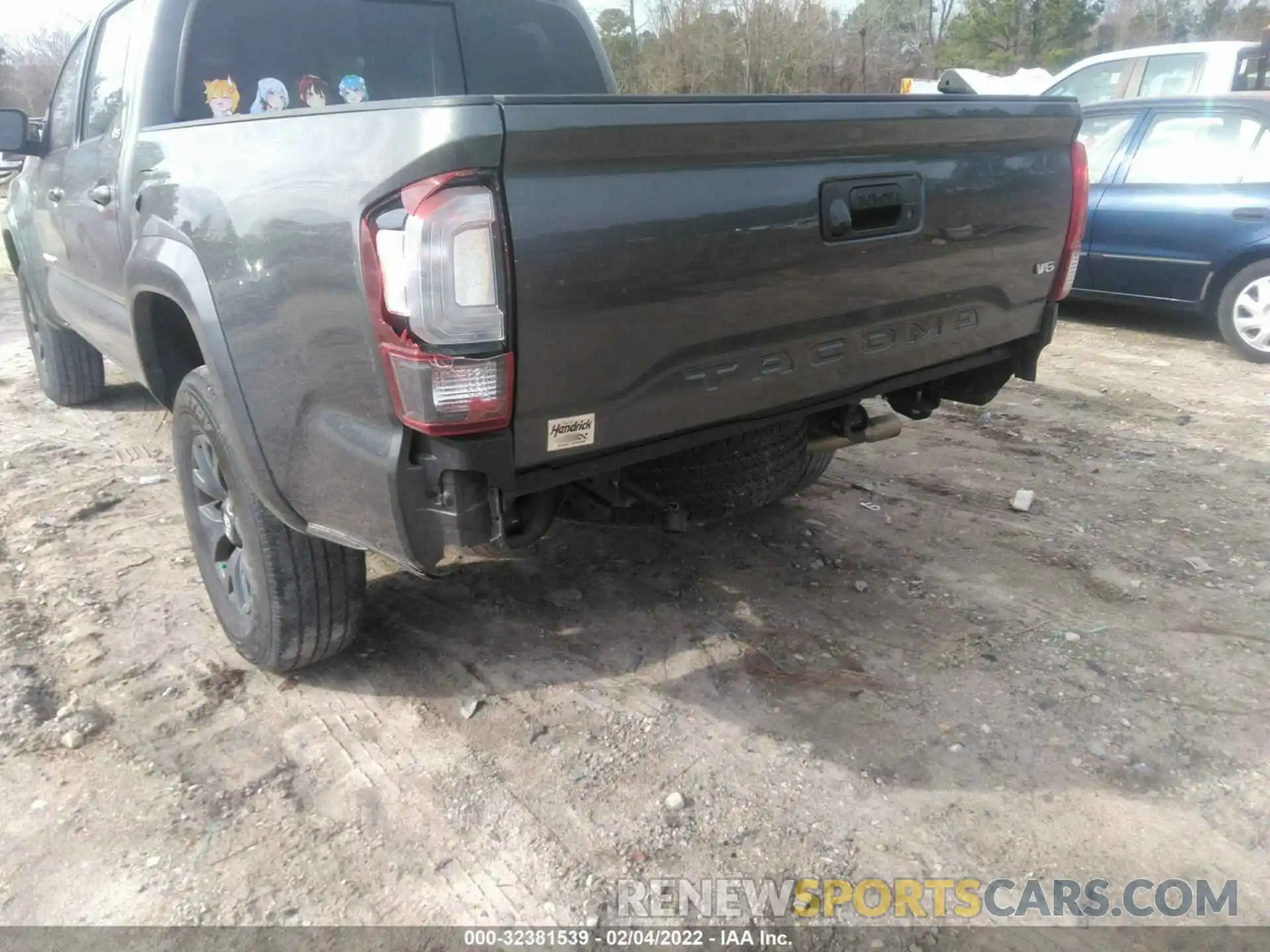 6 Photograph of a damaged car 3TMAZ5CN2LM128756 TOYOTA TACOMA 2WD 2020