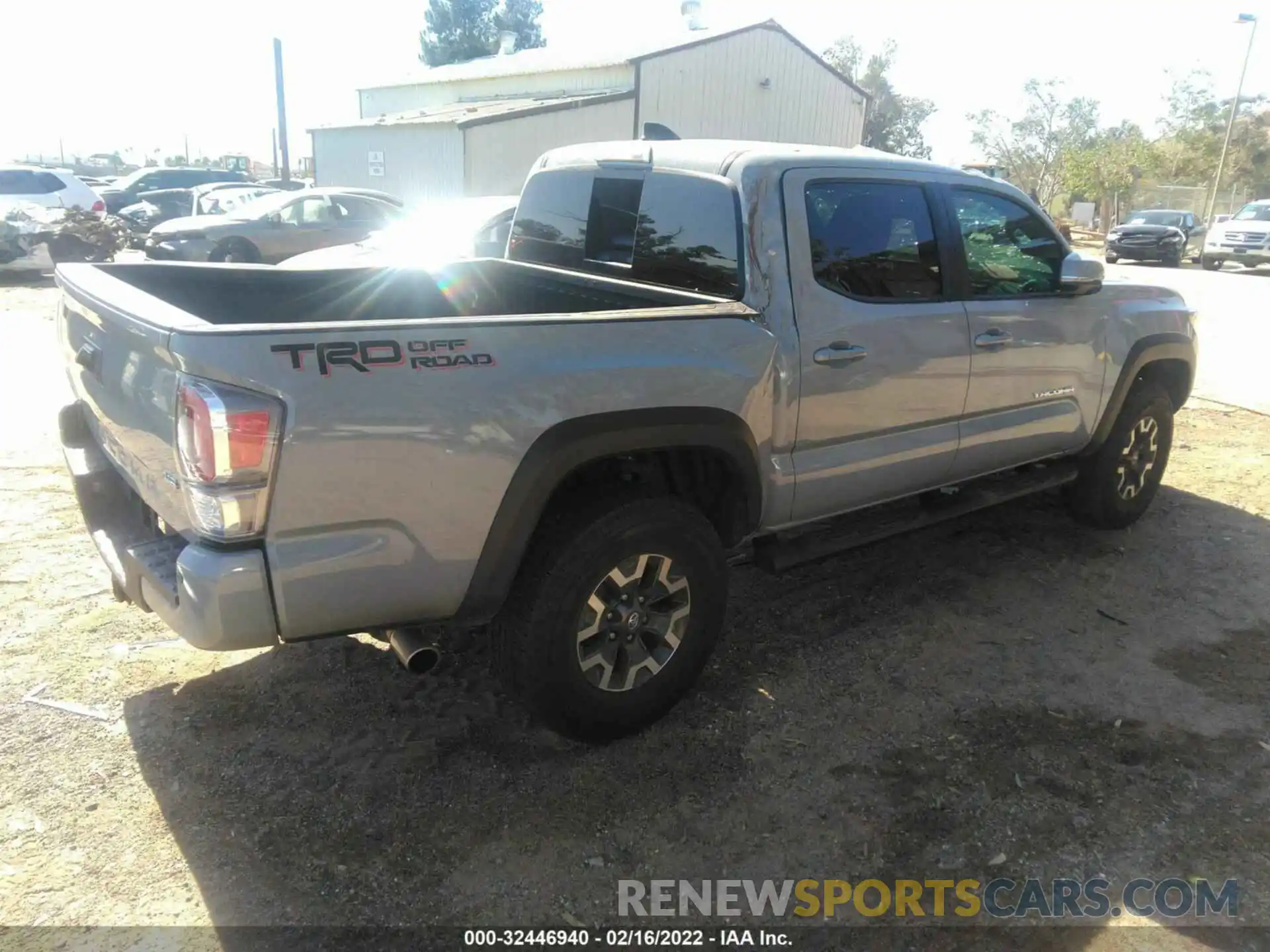 4 Photograph of a damaged car 3TMAZ5CN2LM130233 TOYOTA TACOMA 2WD 2020