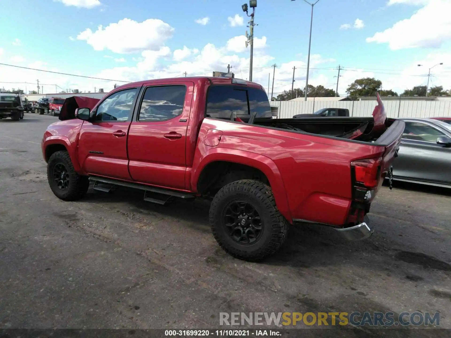 3 Фотография поврежденного автомобиля 3TMAZ5CN3LM118639 TOYOTA TACOMA 2WD 2020