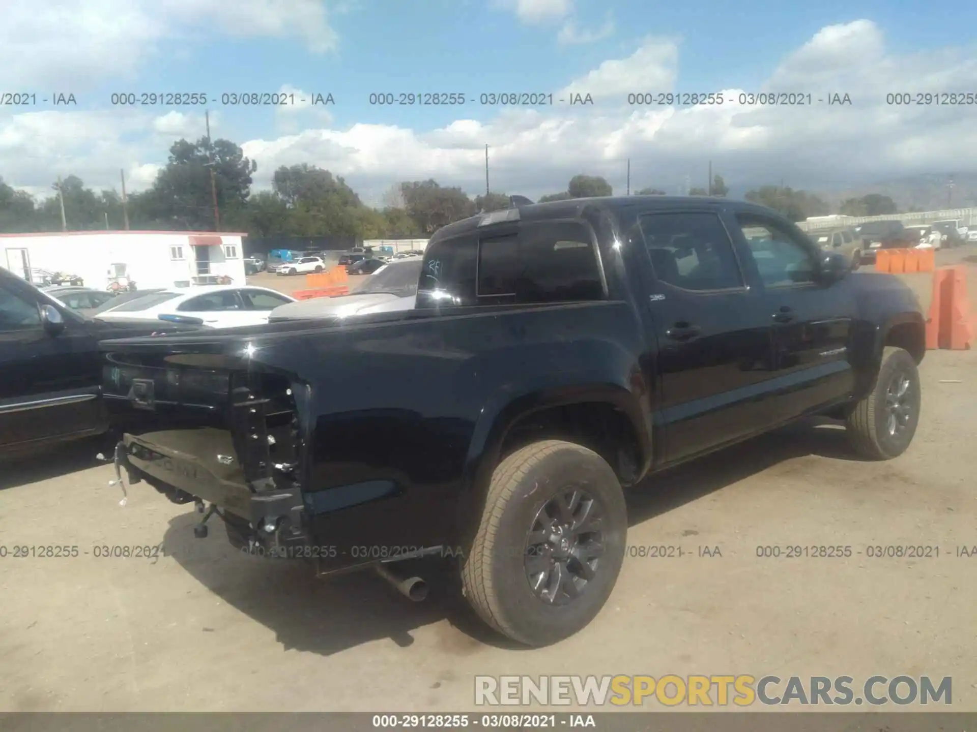 4 Photograph of a damaged car 3TMAZ5CN3LM118964 TOYOTA TACOMA 2WD 2020