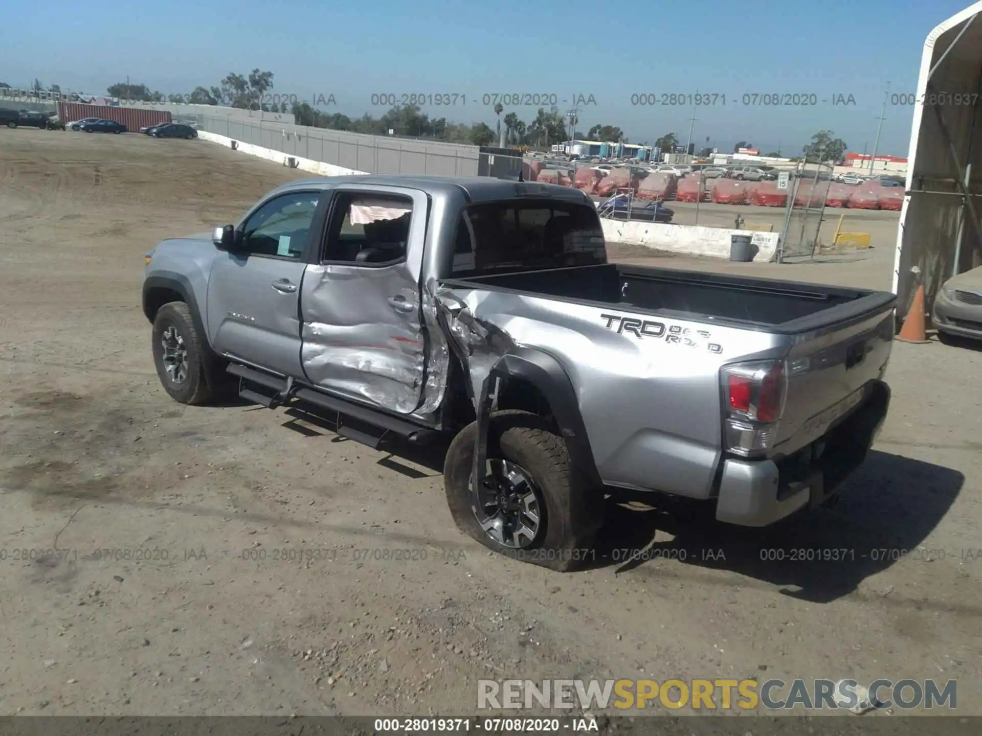 3 Photograph of a damaged car 3TMAZ5CN3LM122450 TOYOTA TACOMA 2WD 2020