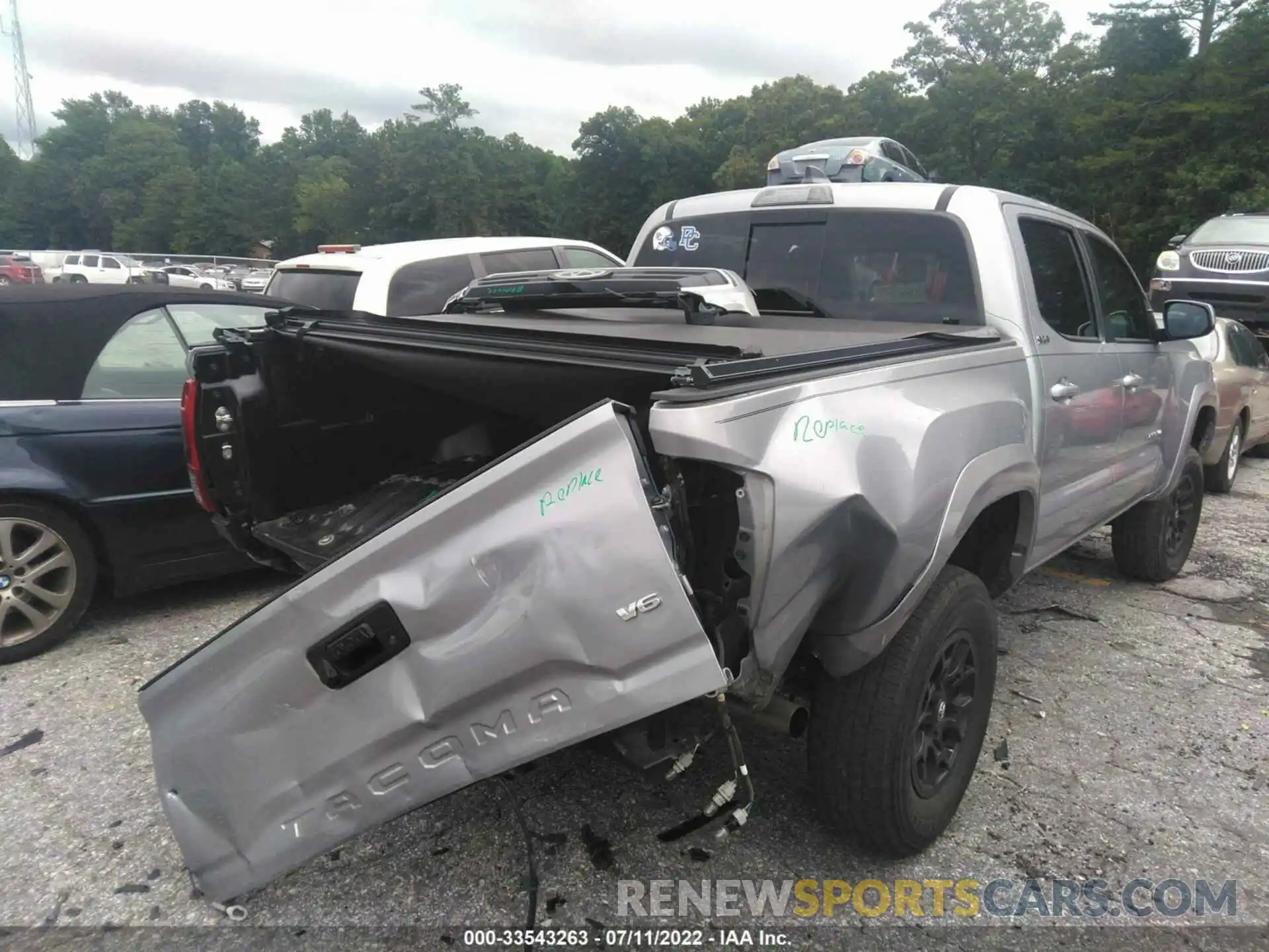 4 Photograph of a damaged car 3TMAZ5CN3LM128216 TOYOTA TACOMA 2WD 2020