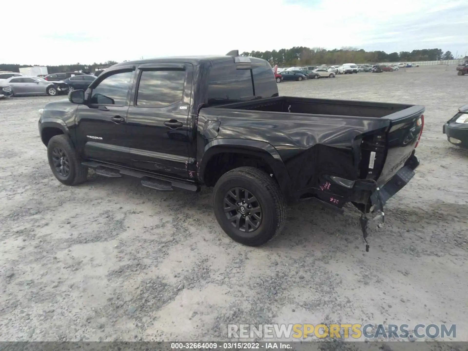 3 Фотография поврежденного автомобиля 3TMAZ5CN3LM131231 TOYOTA TACOMA 2WD 2020