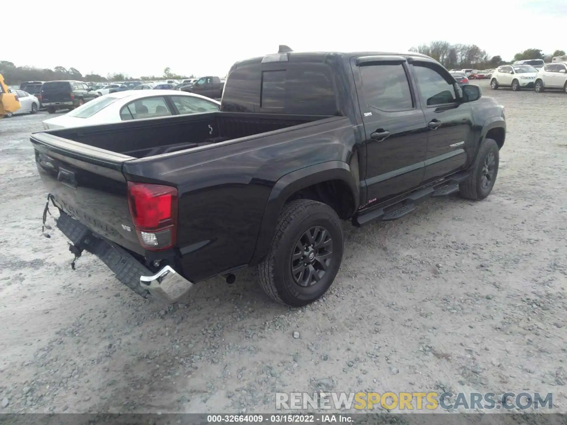 4 Photograph of a damaged car 3TMAZ5CN3LM131231 TOYOTA TACOMA 2WD 2020